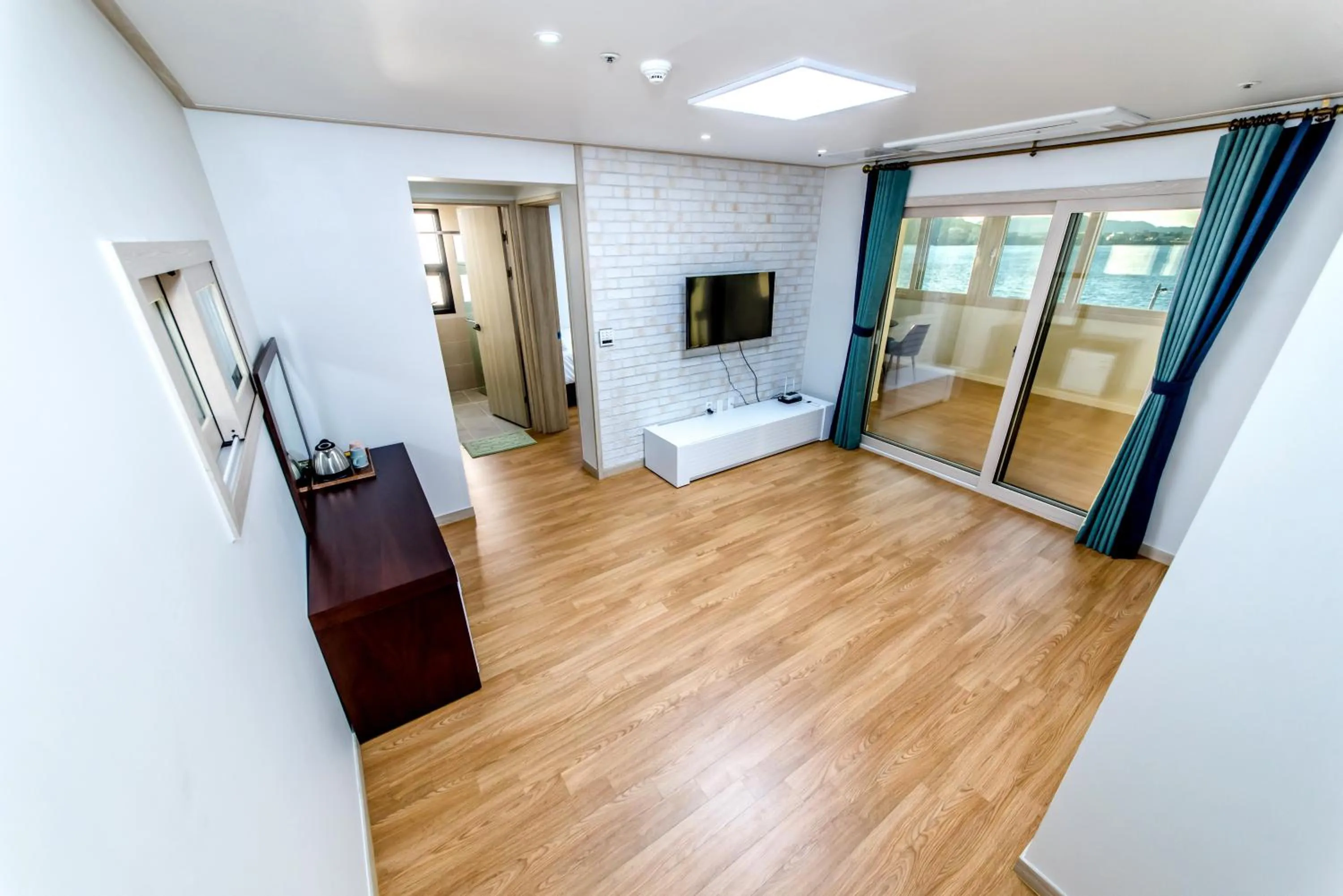 Family Double Room with Ocean View in Hu An Stay Hotel