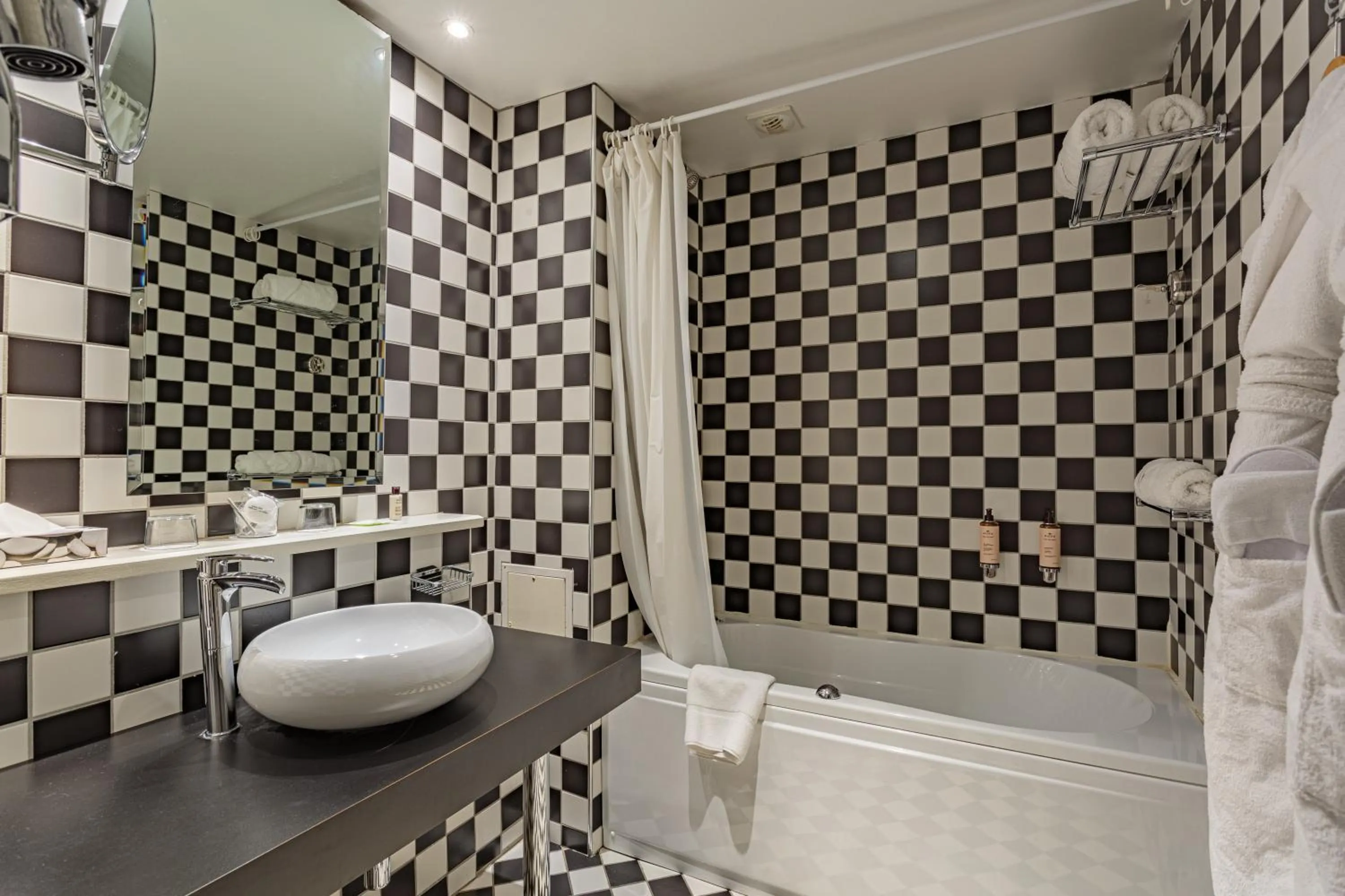 Standard Double or Twin Room in Grand Tonic Hotel & SPA NUXE