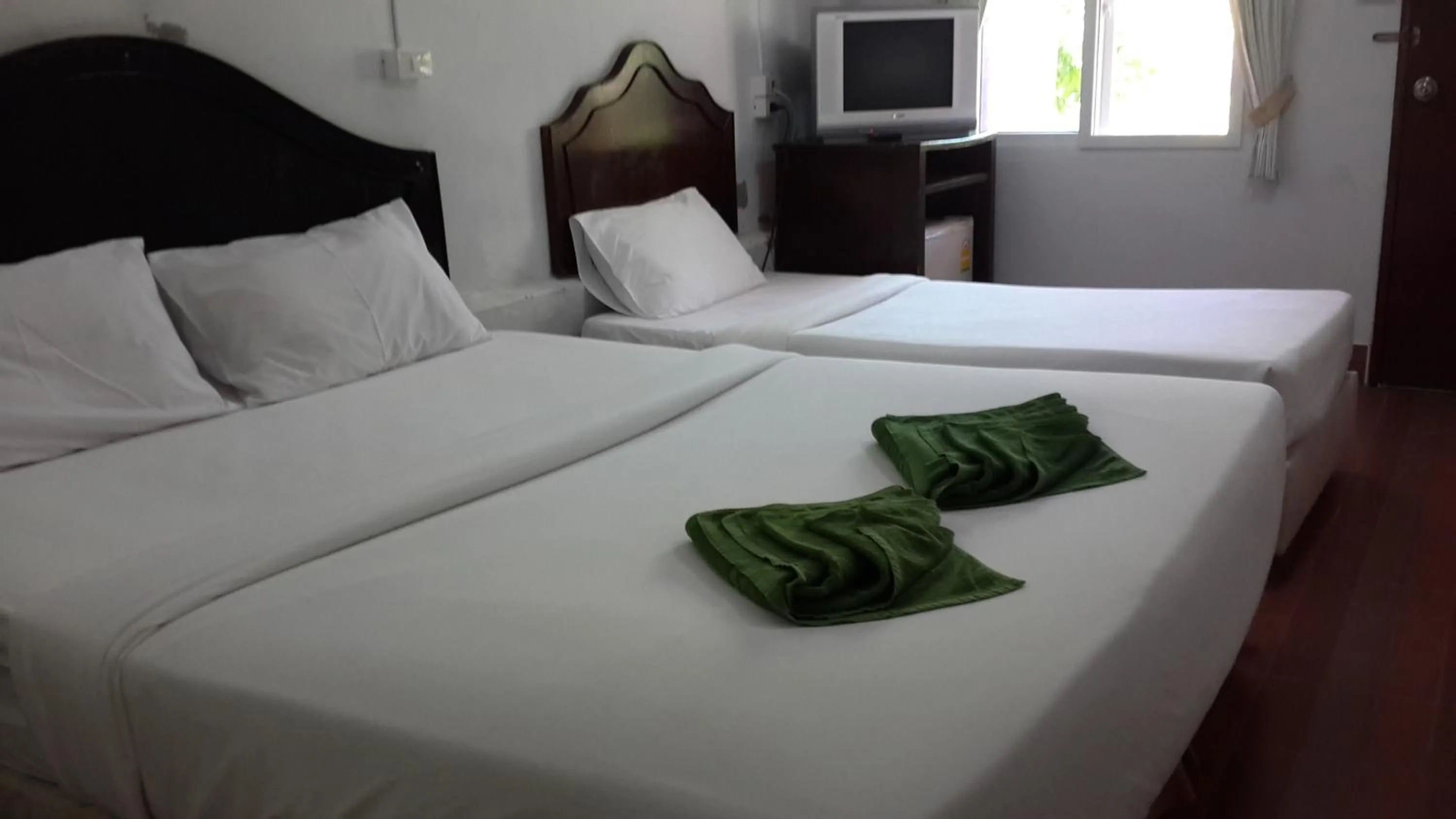 Superior Triple Room with Sea View in Phi Phi View Point Resort