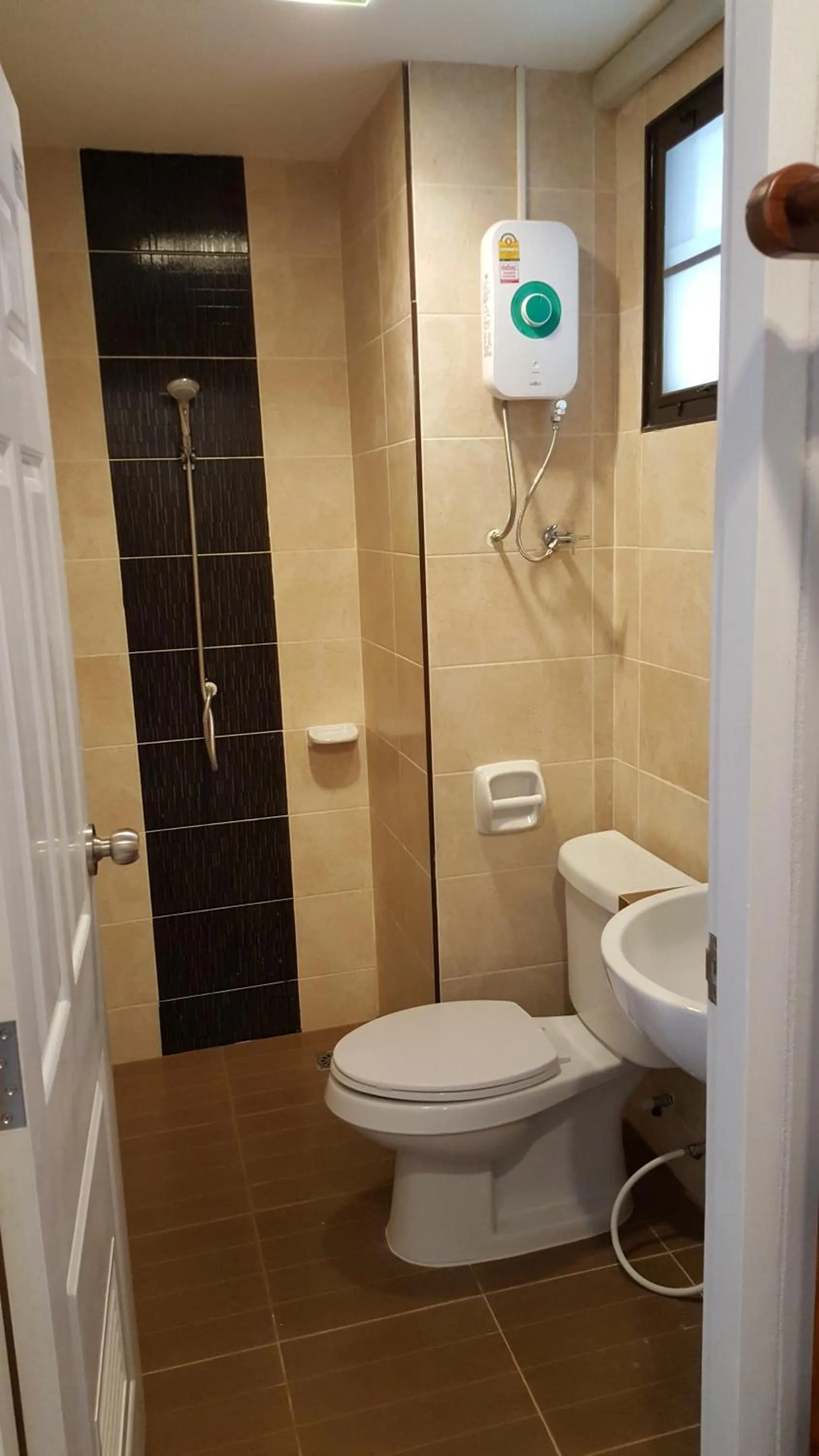 Deluxe Double Room with Balcony and Sea View in Yellow House Rayong