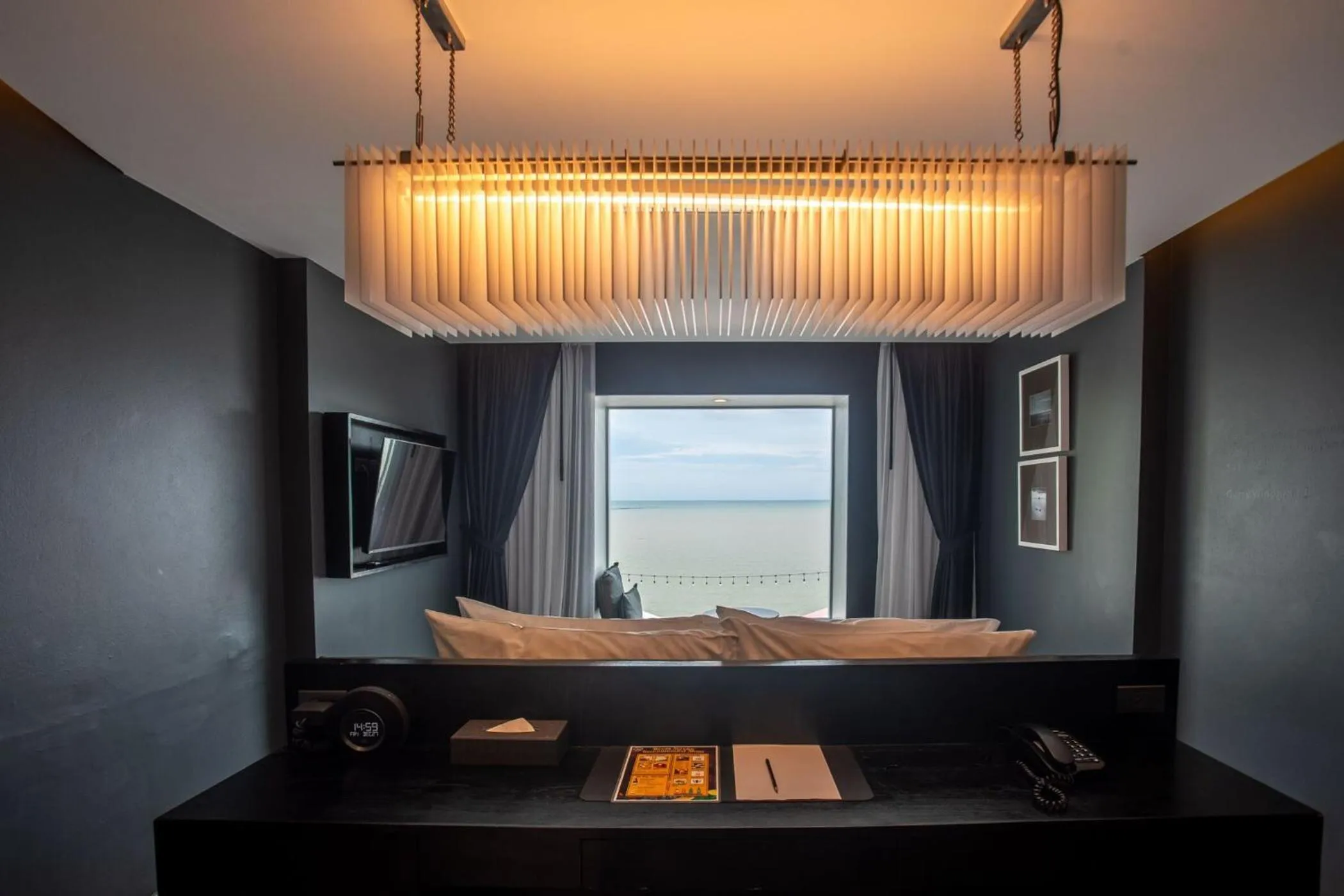 Deluxe Bathtub Seaview in Hotel Tide Phuket Beachfront