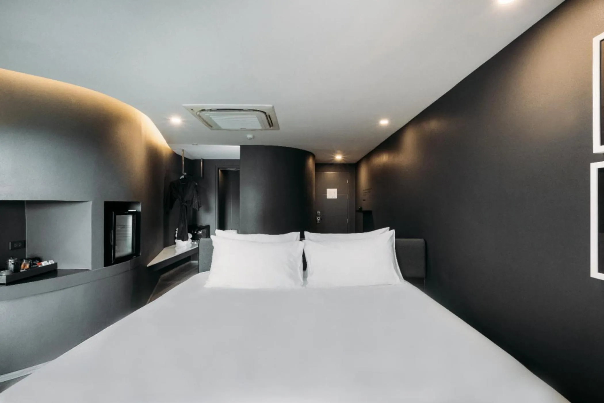 Studio Double Bed in Hotel Tide Phuket Beachfront