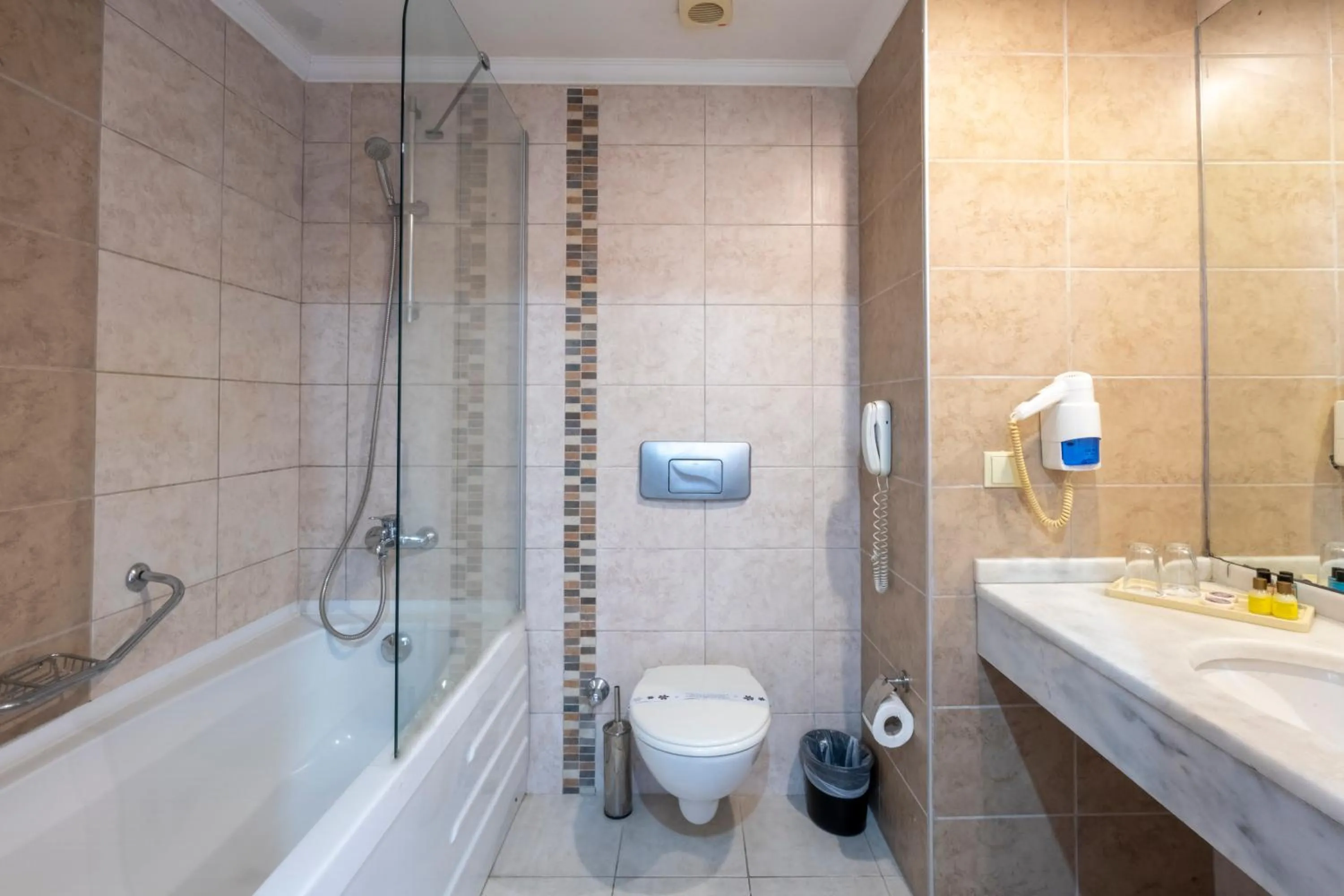 Family Room with Shared Bathroom in Miarosa Konakli Garden