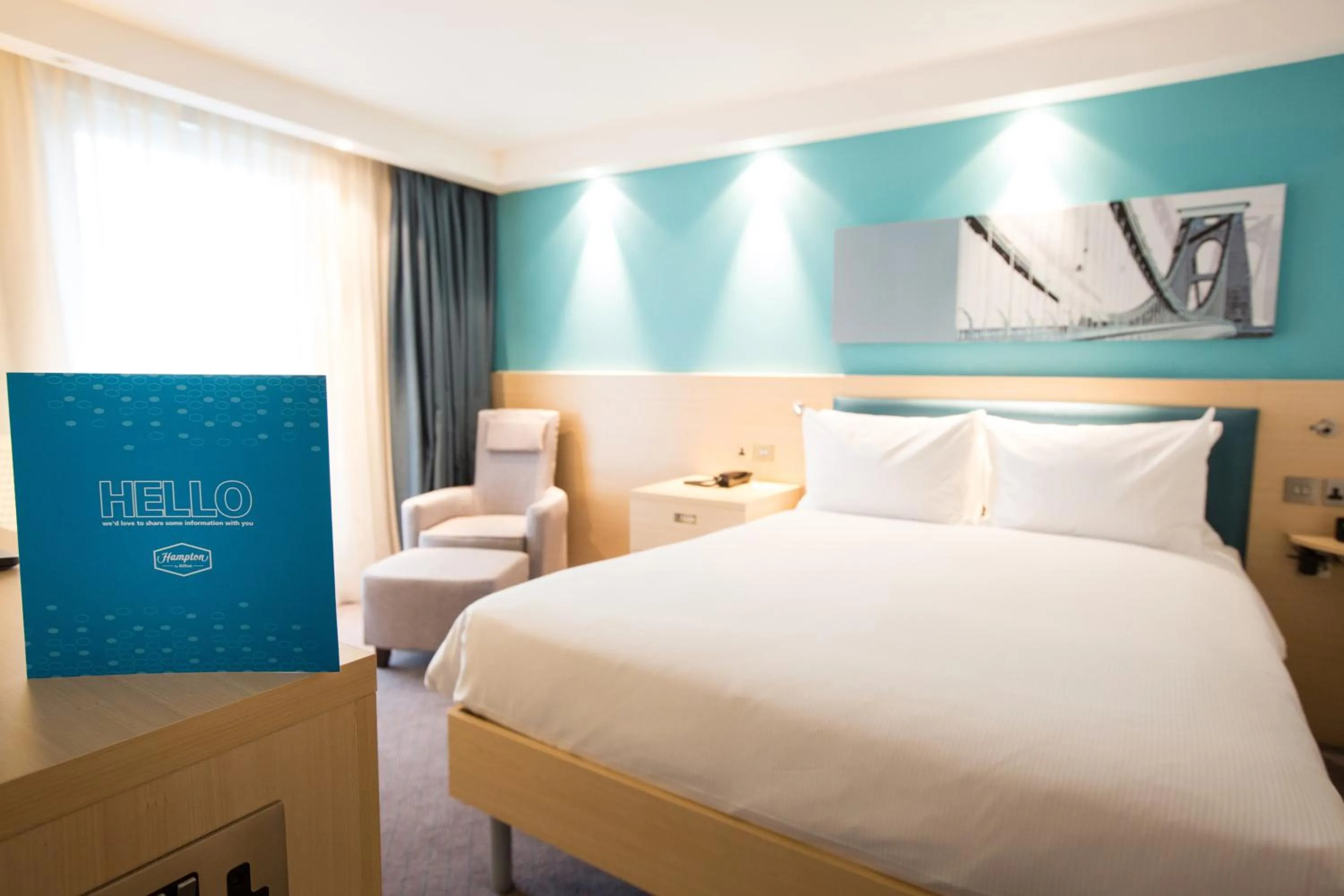 Queen Room in Hampton By Hilton Bristol Airport