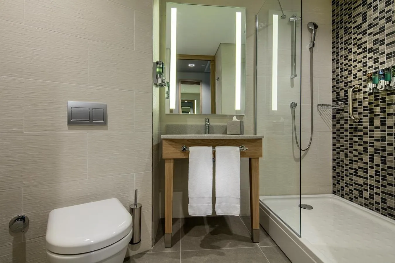 Twin Room - Smoking in Hampton By Hilton Izmir Aliaga