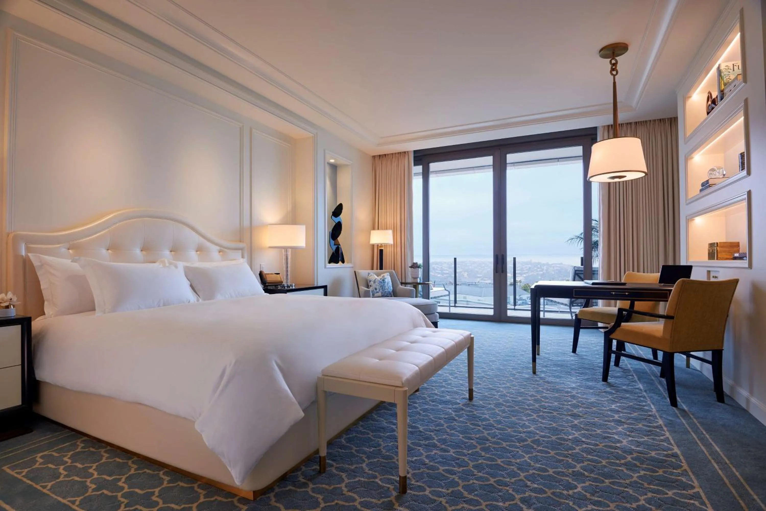 Deluxe King Room with Terrace in Waldorf Astoria Beverly Hills