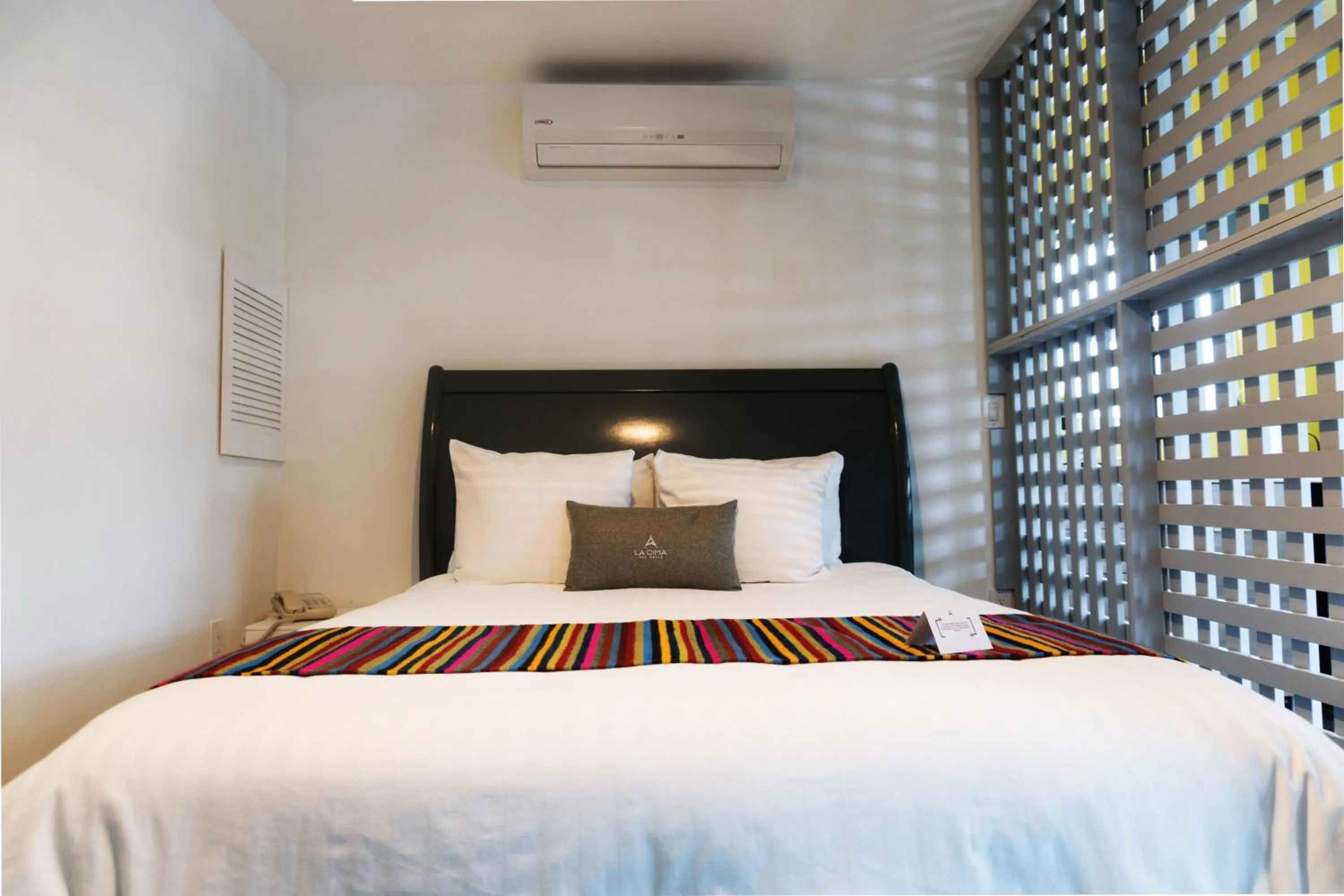 King Suite with Balcony in La Cima del Valle