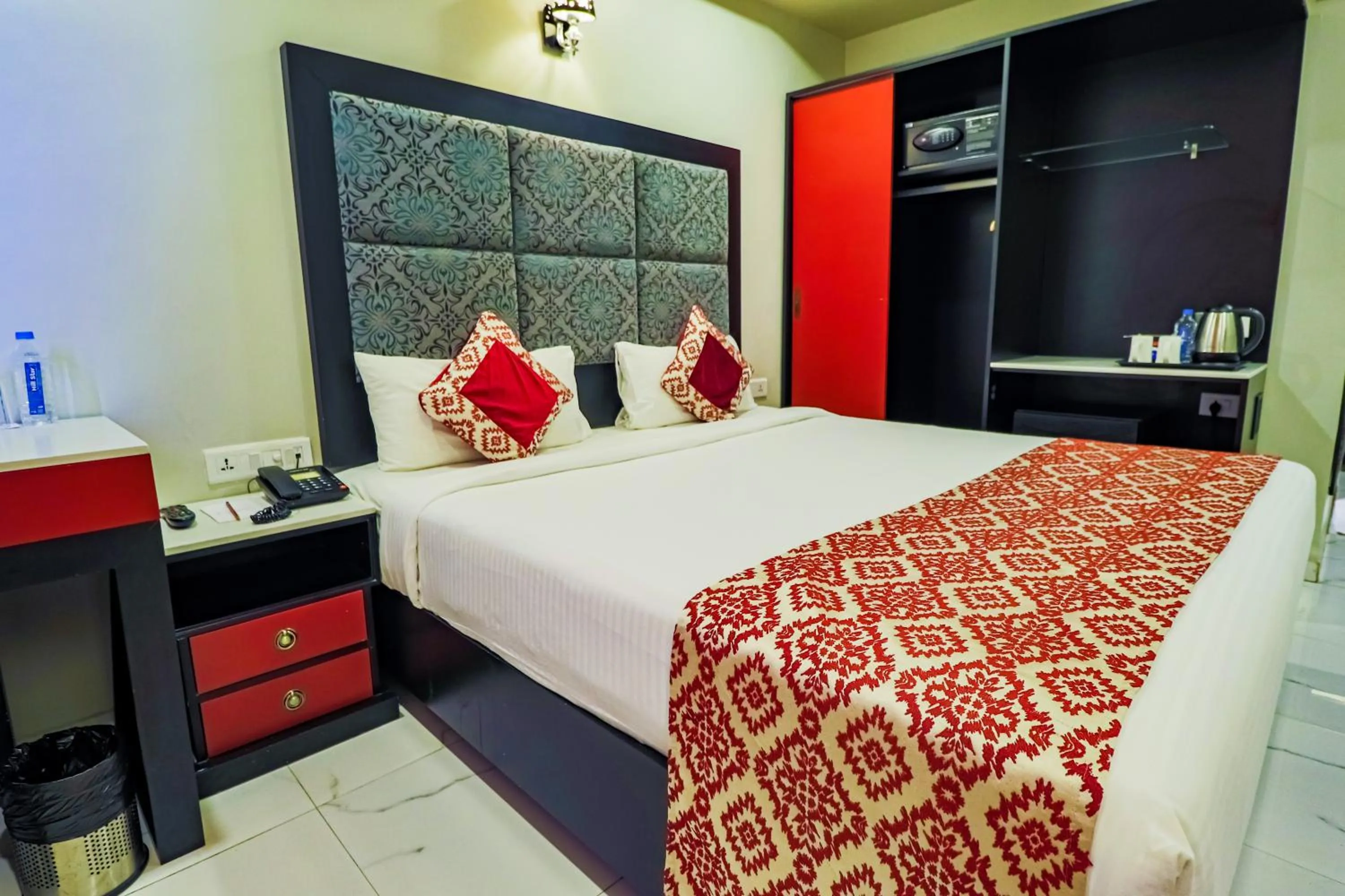 Deluxe Room - single occupancy in Regenta Inn Vadodara, 500m from Railway Station