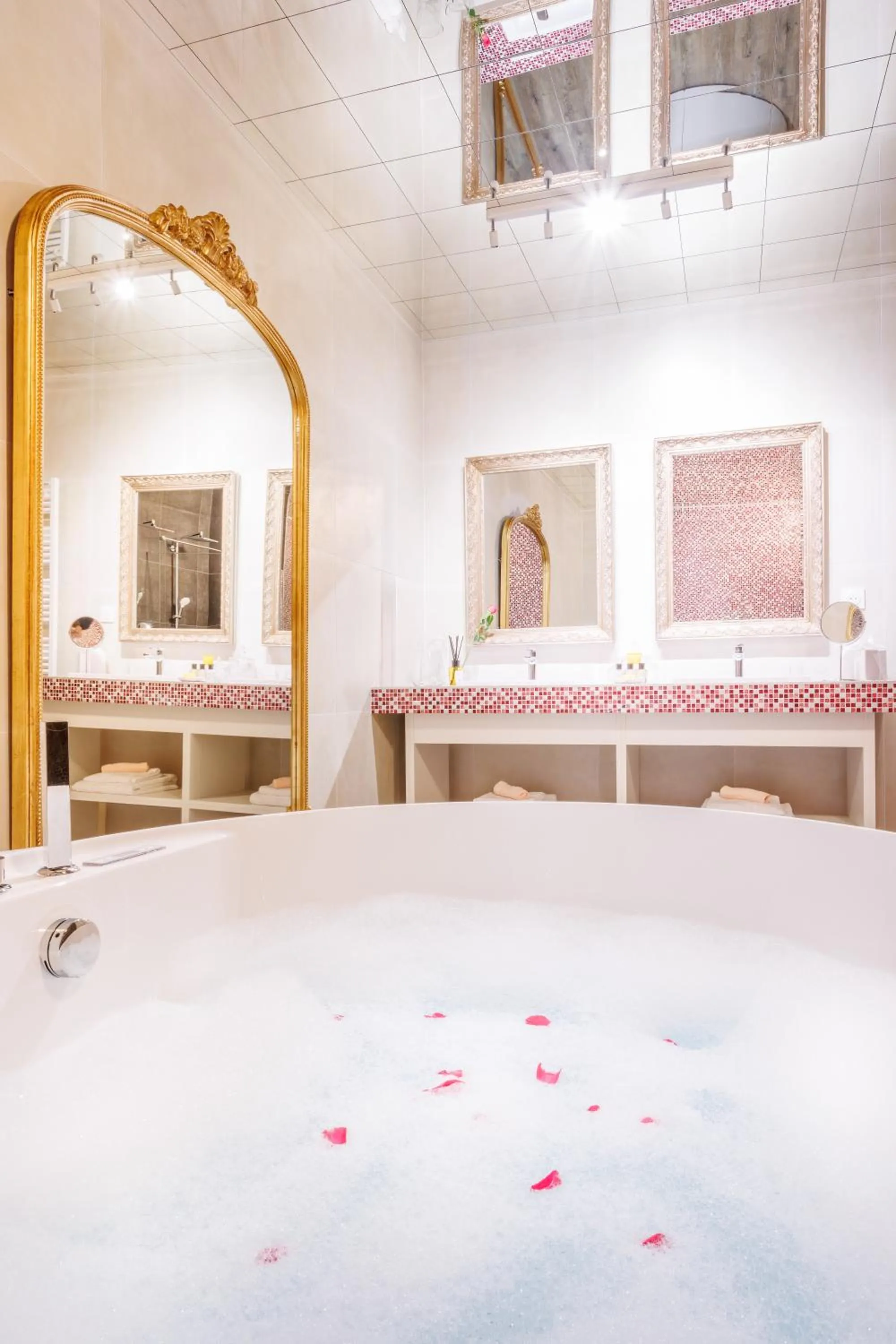 Deluxe Suite with Spa Bath in Belfry & Spa by Ligne St Barth