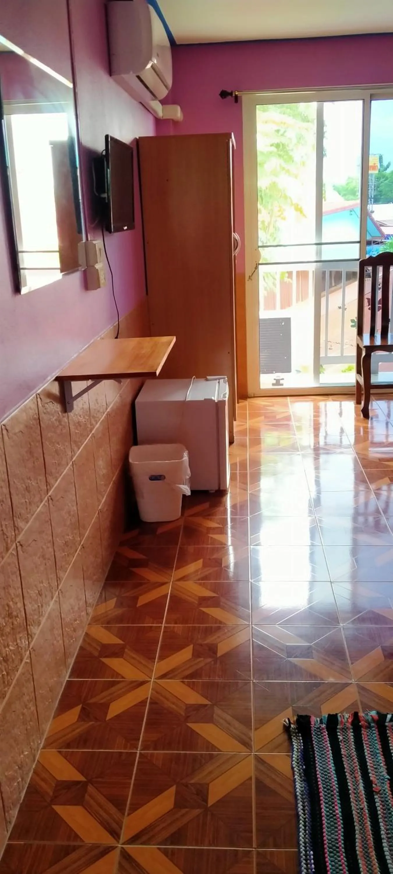 Twin Room in Rueangsrisiri Guesthouse 2