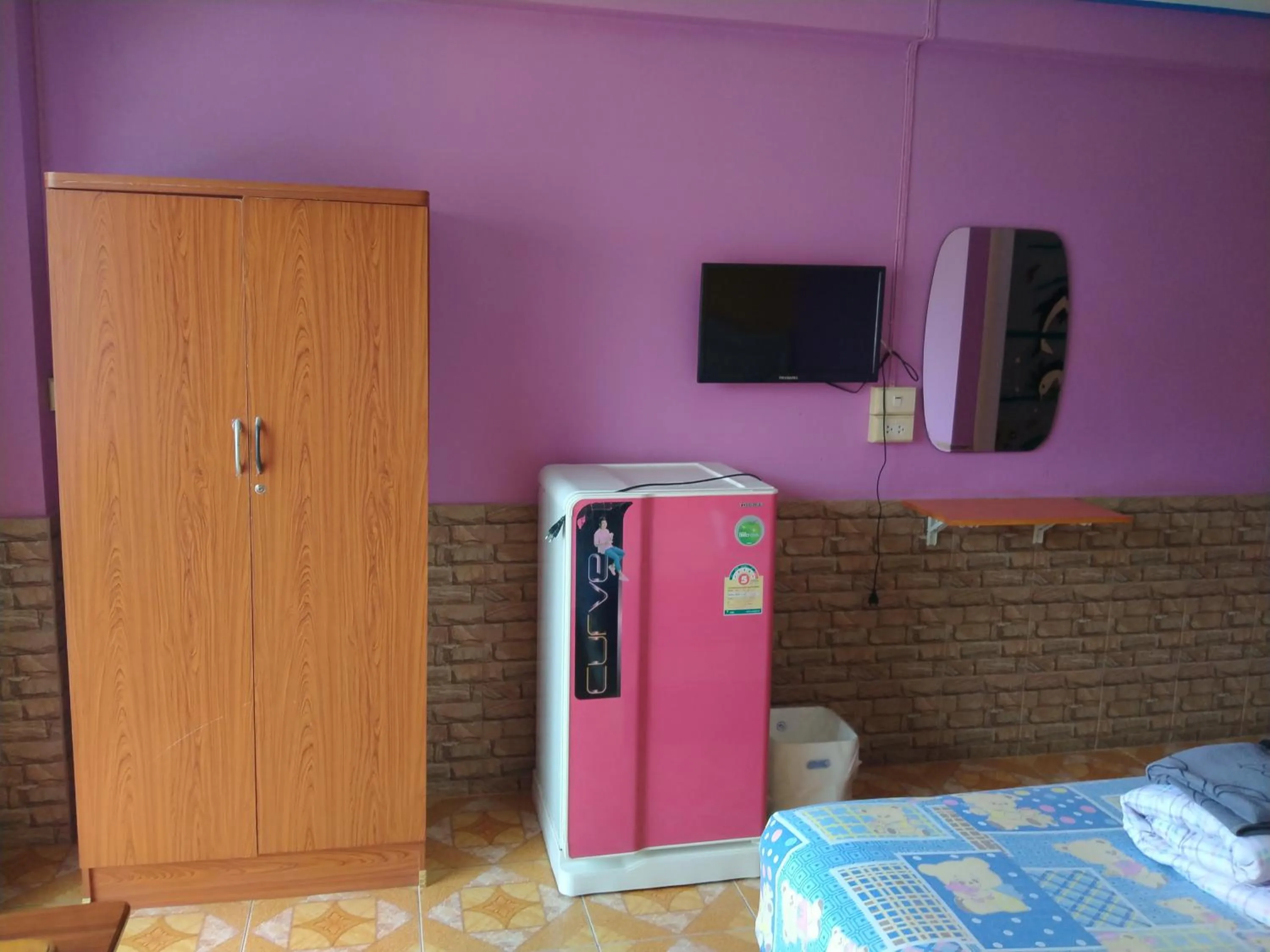 Deluxe Triple Room in Rueangsrisiri Guesthouse 2