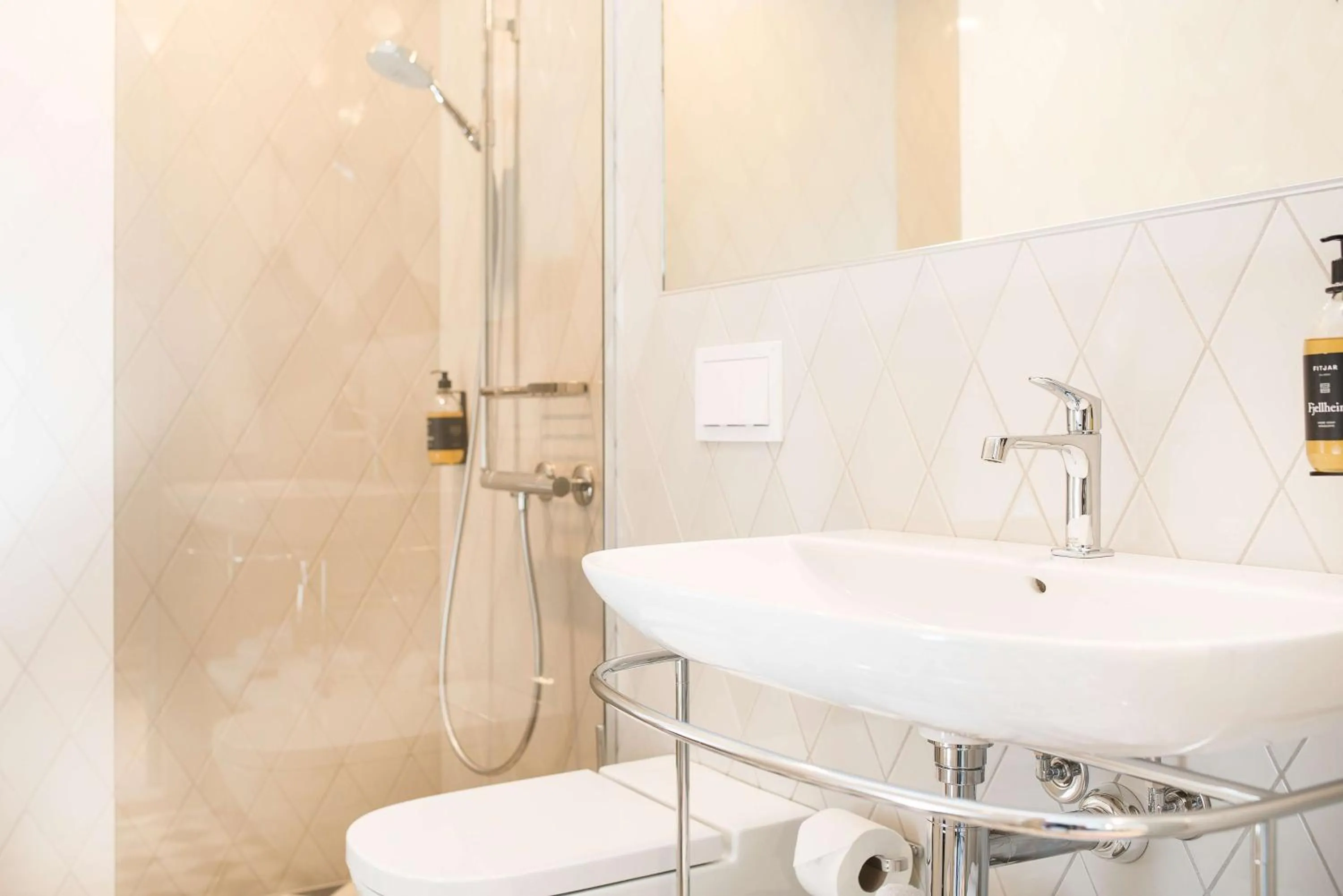 Superior Queen Room - single occupancy in Bergen Børs Hotel