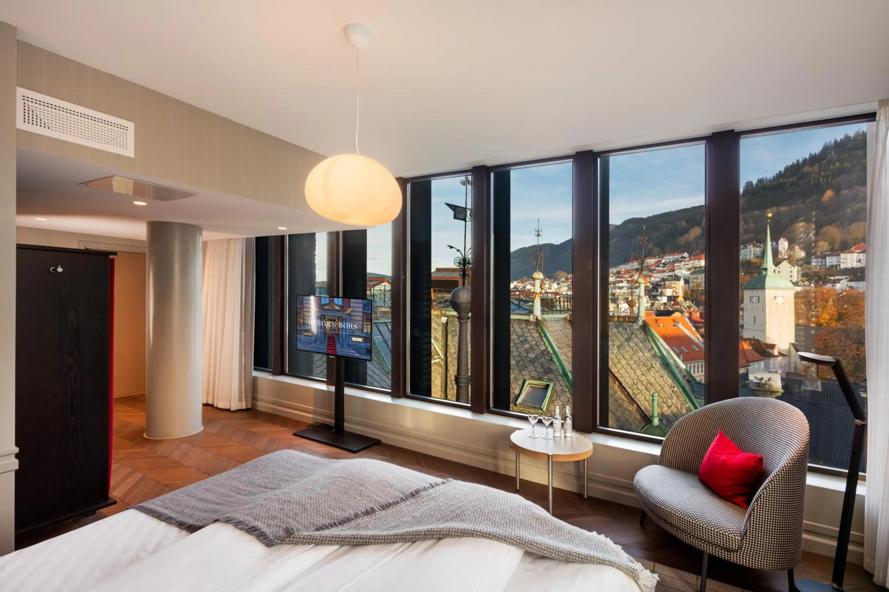 Deluxe King Room with City View in Bergen Børs Hotel