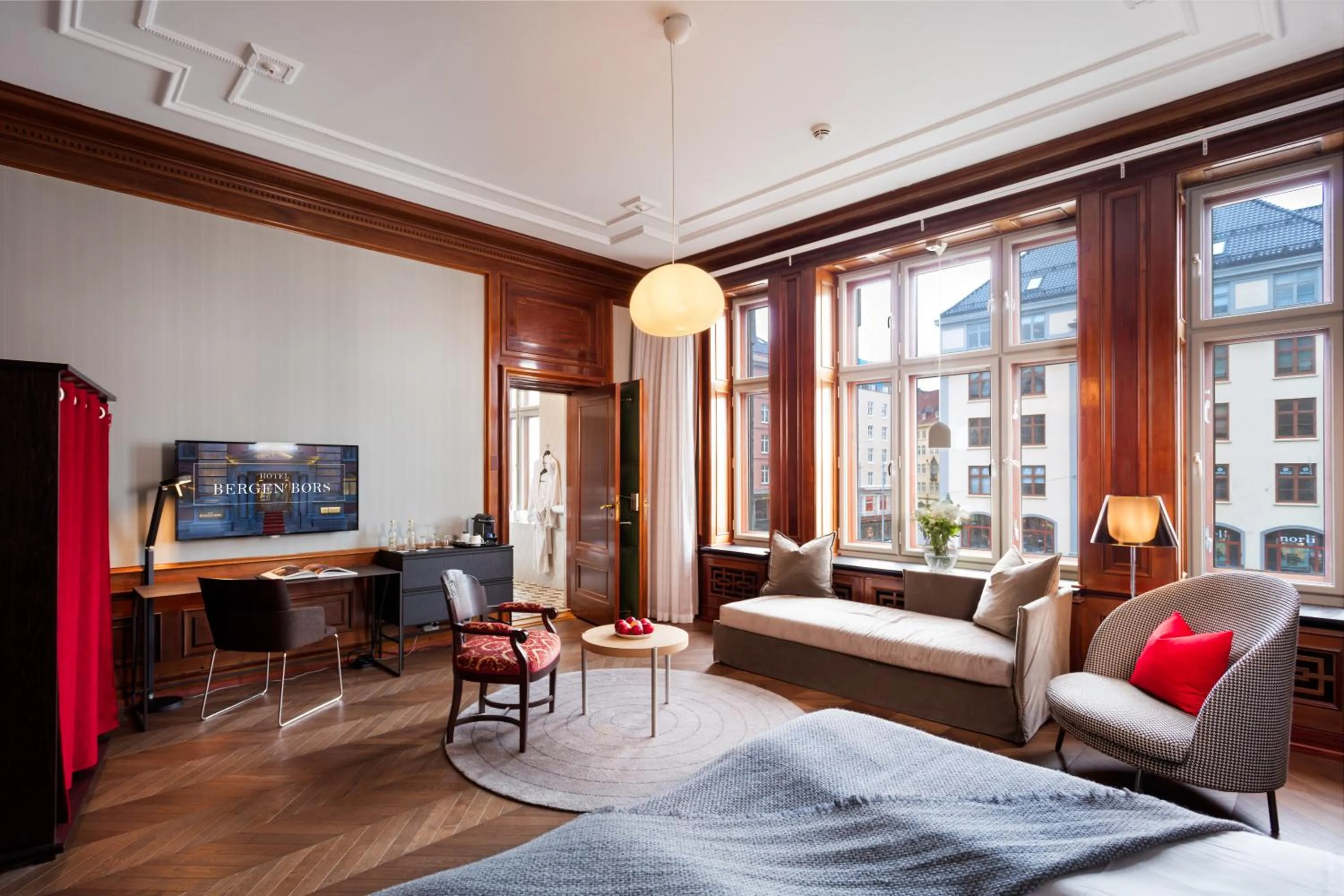 Junior King Suite with City View - single occupancy in Bergen Børs Hotel