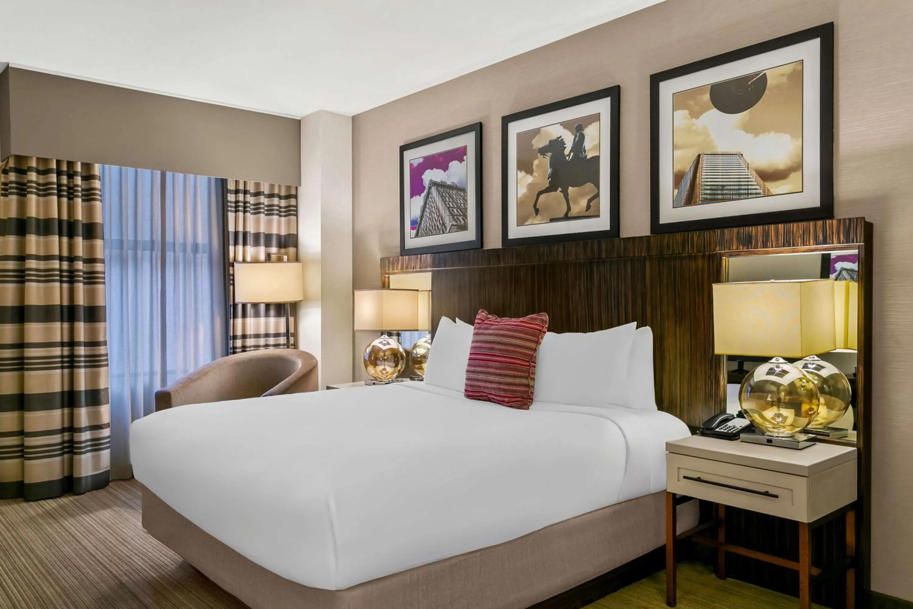 King Room - Hearing Accessible in Delta Hotels by Marriott Baltimore Inner Harbor