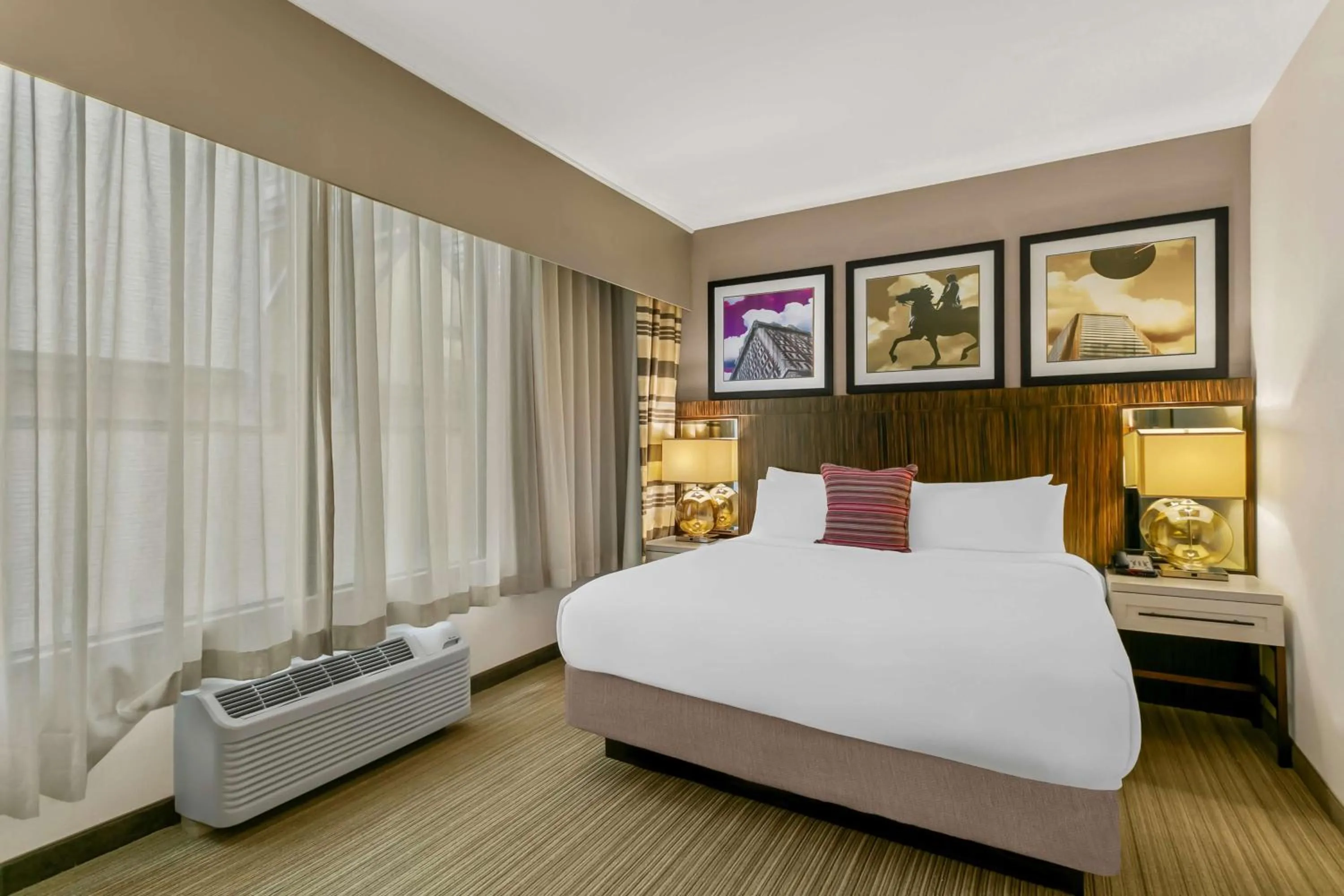 King Suite in Delta Hotels by Marriott Baltimore Inner Harbor