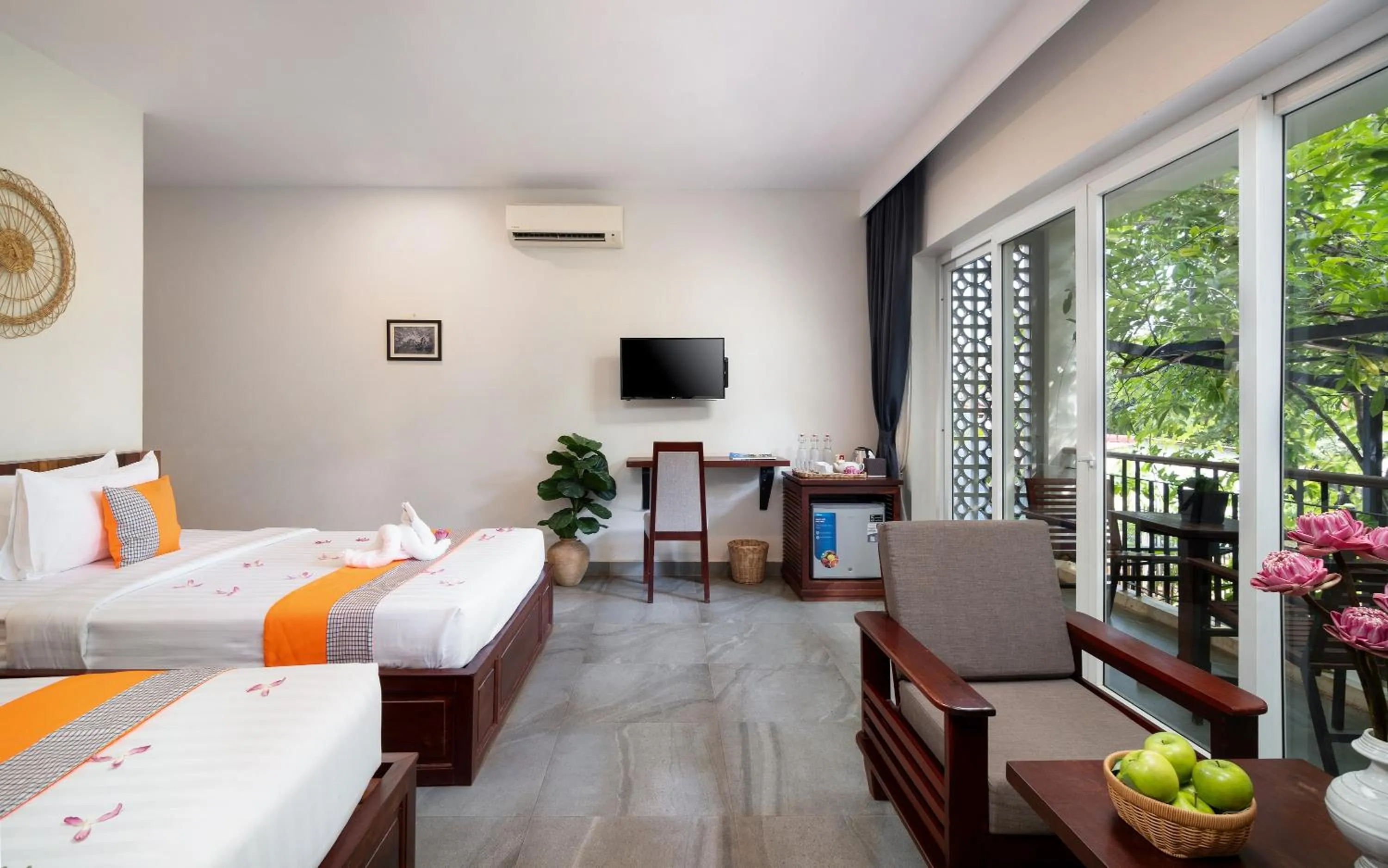 Family Deluxe With Balcony - Free Pick Up  in Indra Angkor Residence