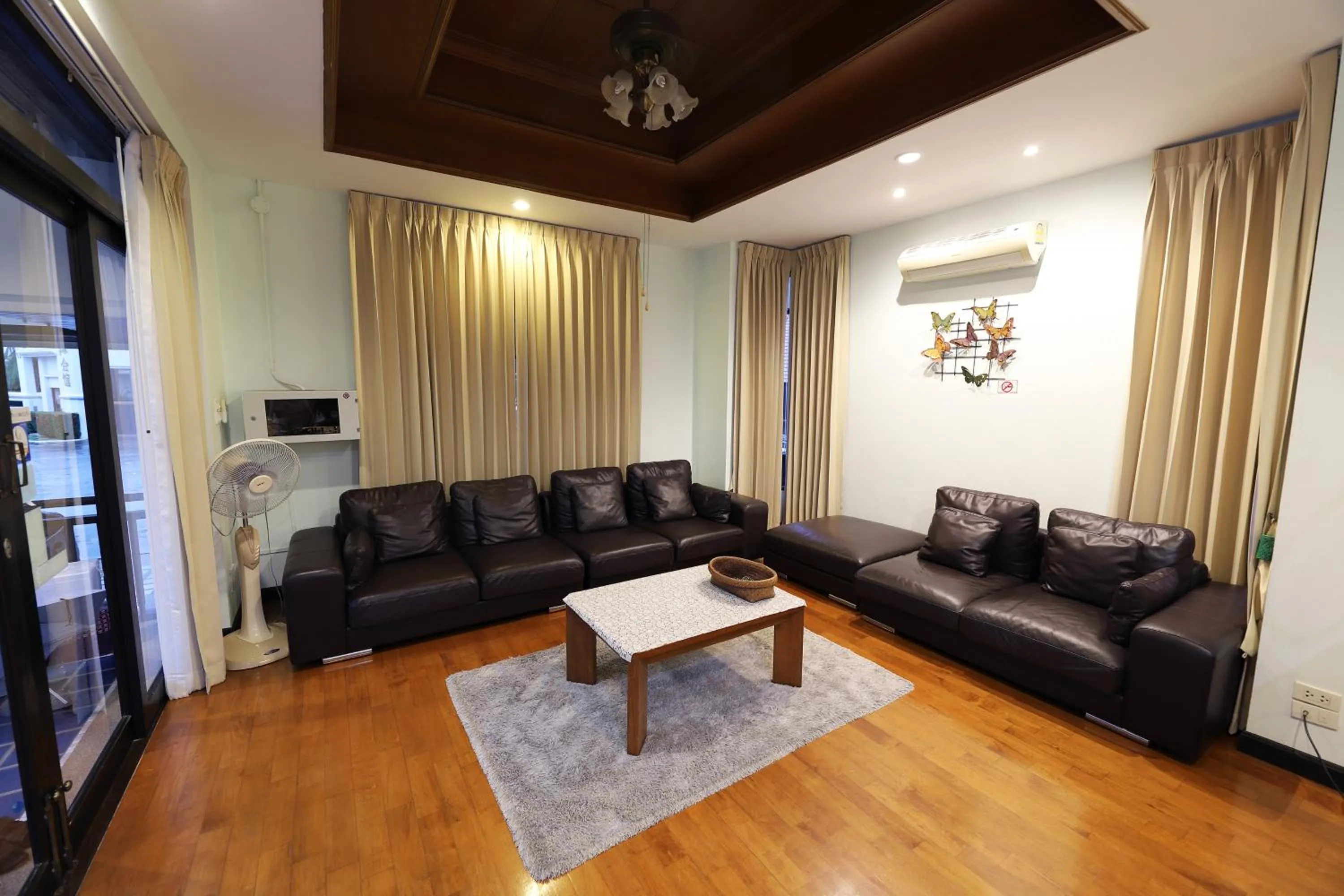 Three-Bedroom Villa in รมิดา พูล วิลล่า พัทยา Ramida Pool Villa Pattaya