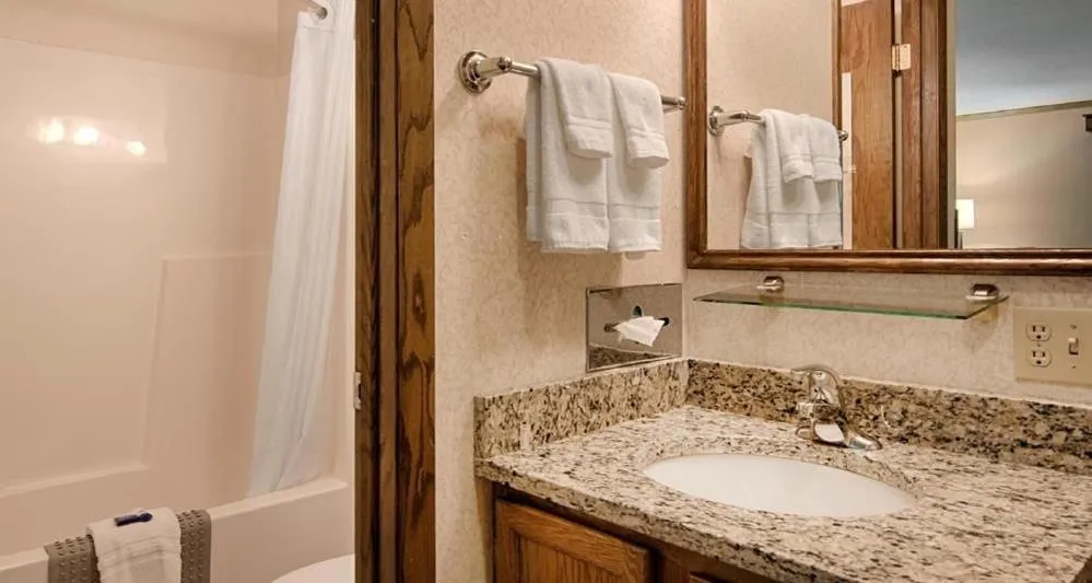 King Room in Centerstone Resort Lake-Aire