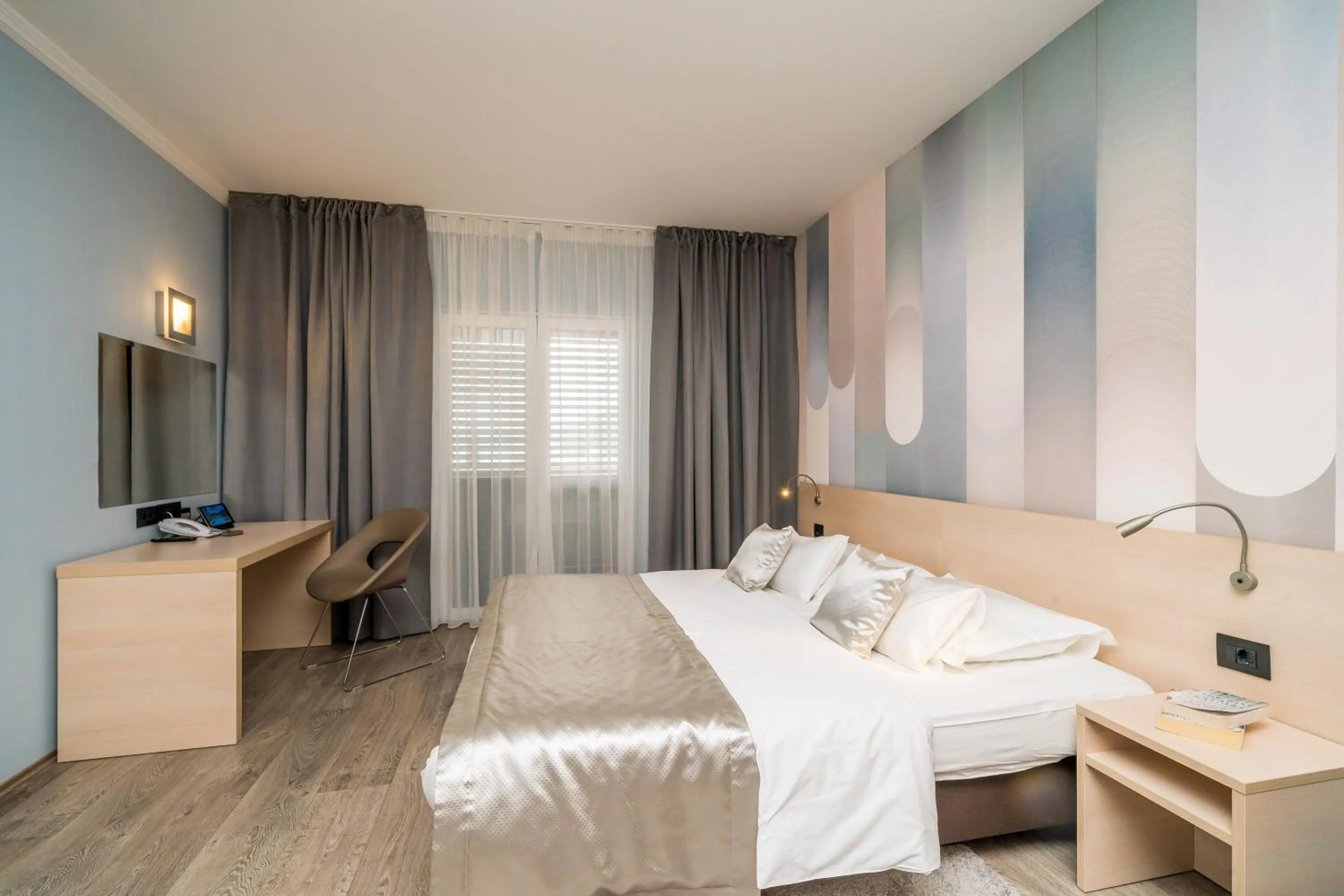 Double/Twin Room with Balcony in Berkeley Hotel