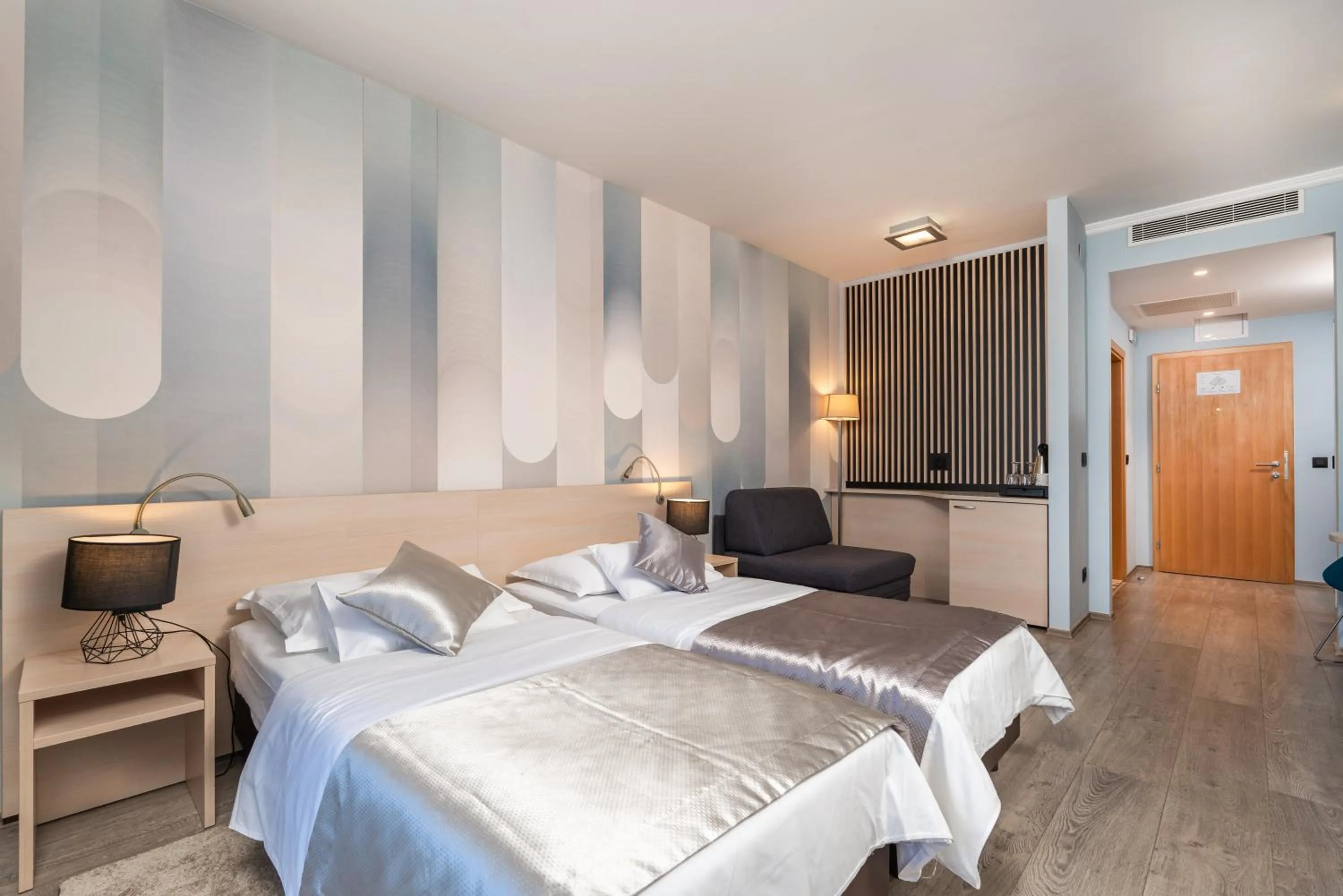 Superior Double Room with Patio in Berkeley Hotel