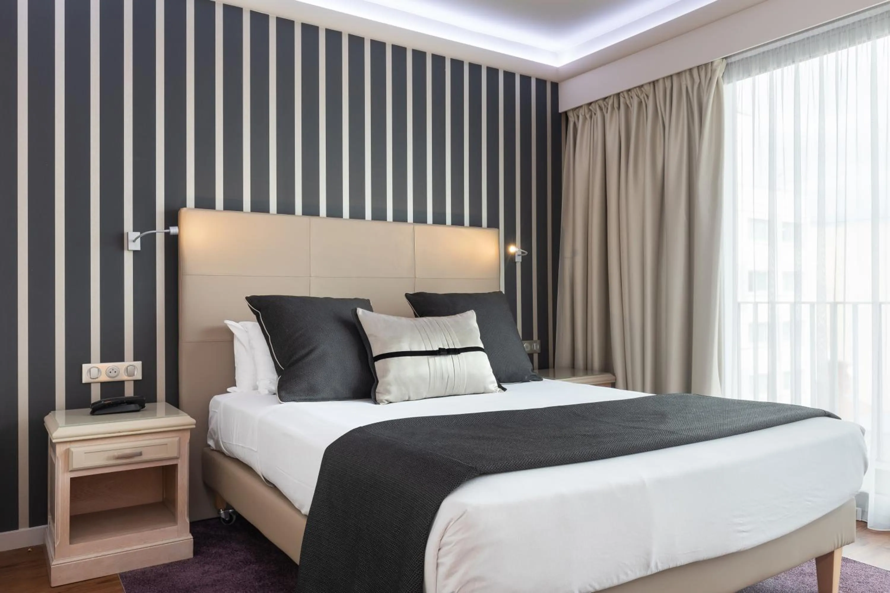 Superior Double or Twin Room in Hôtel Charlemagne by Happyculture