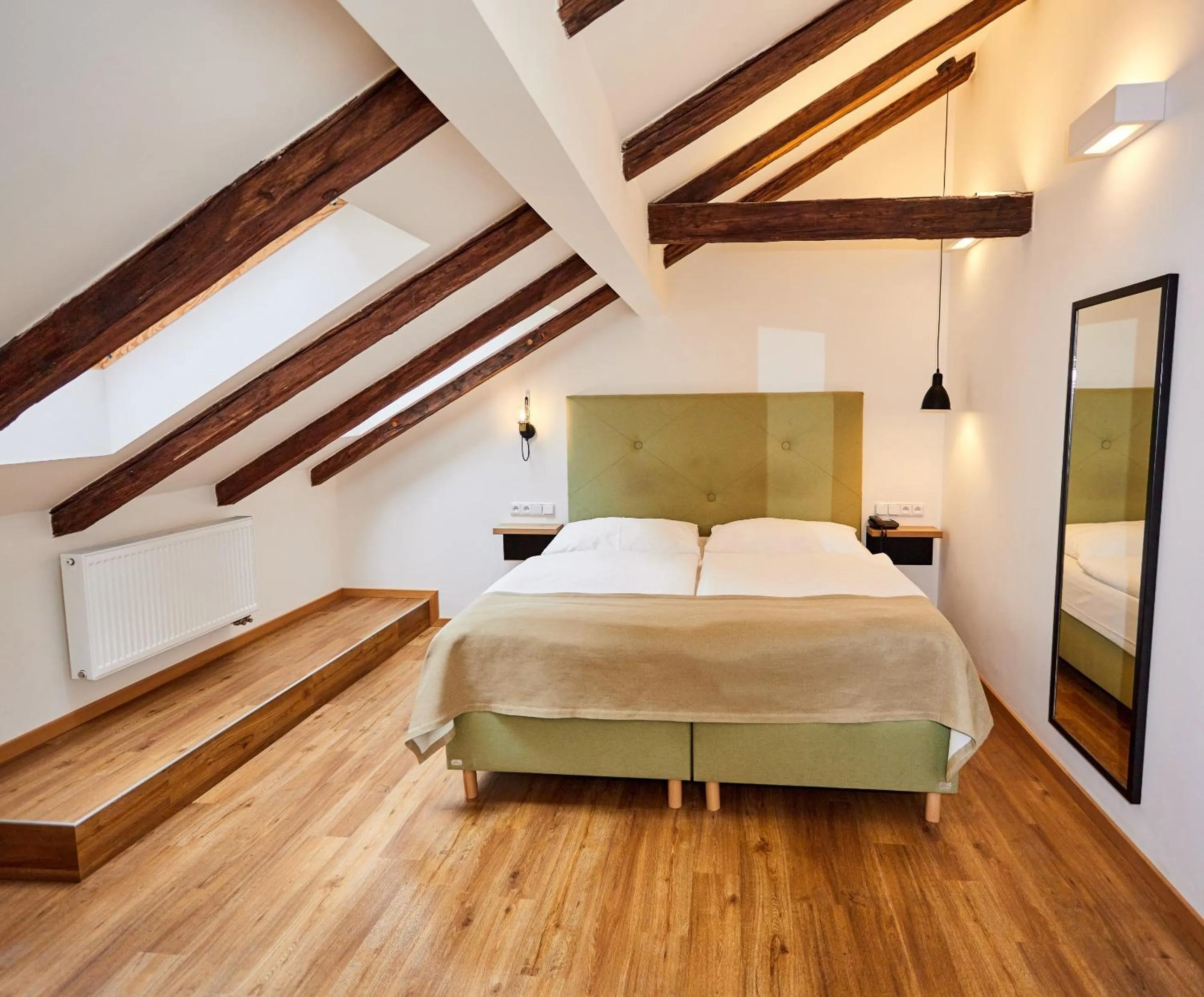 Double Room - accessible by stairs only in Hotel Garden Court