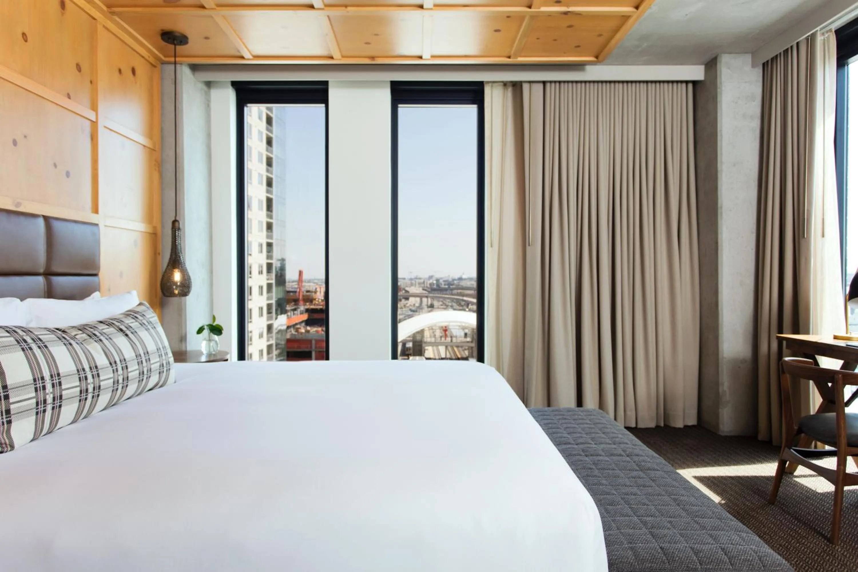 Premium King Room with City View in Limelight Hotel Denver