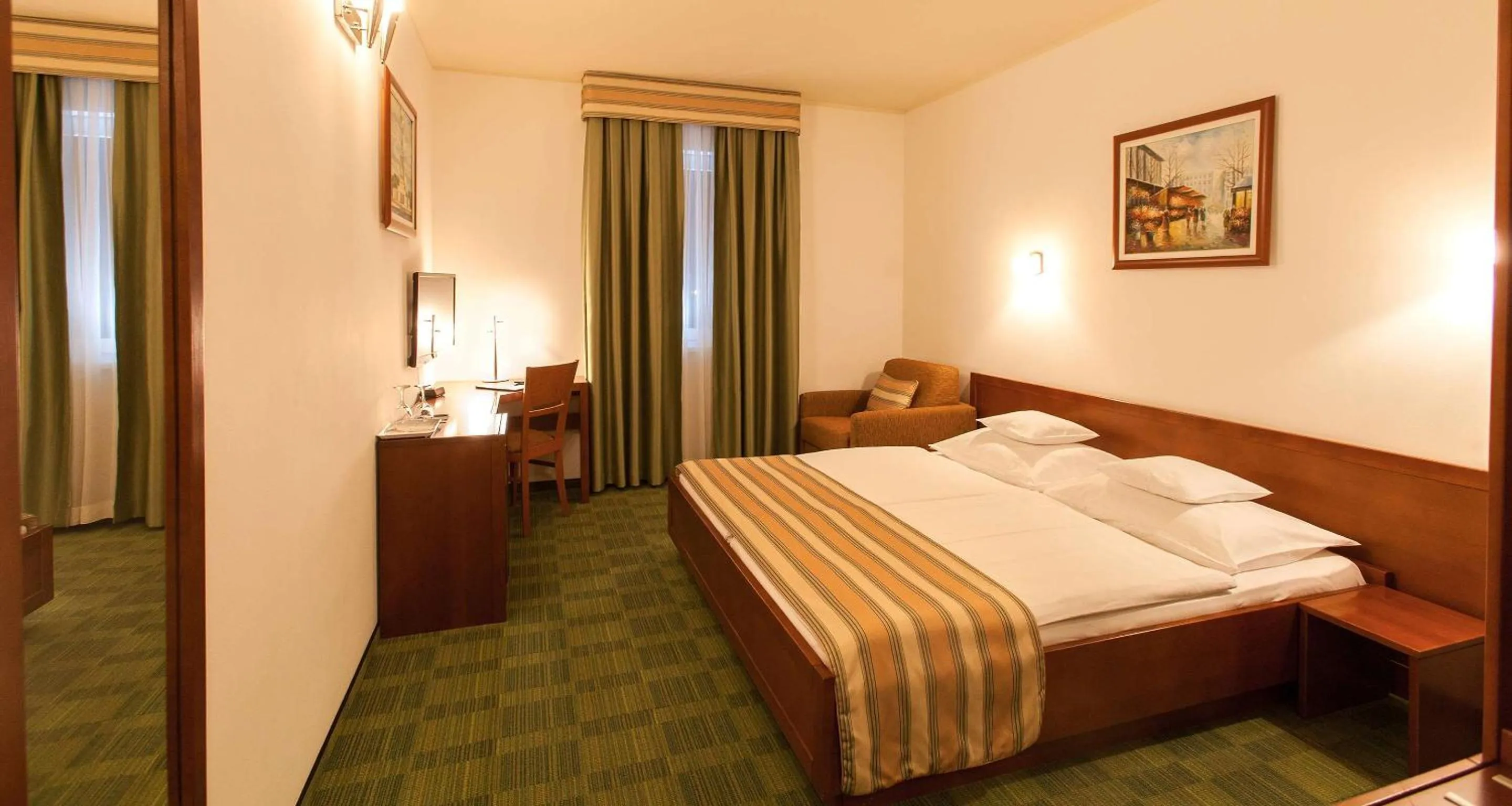 Comfort King Room in Best Western Airport Hotel Stella