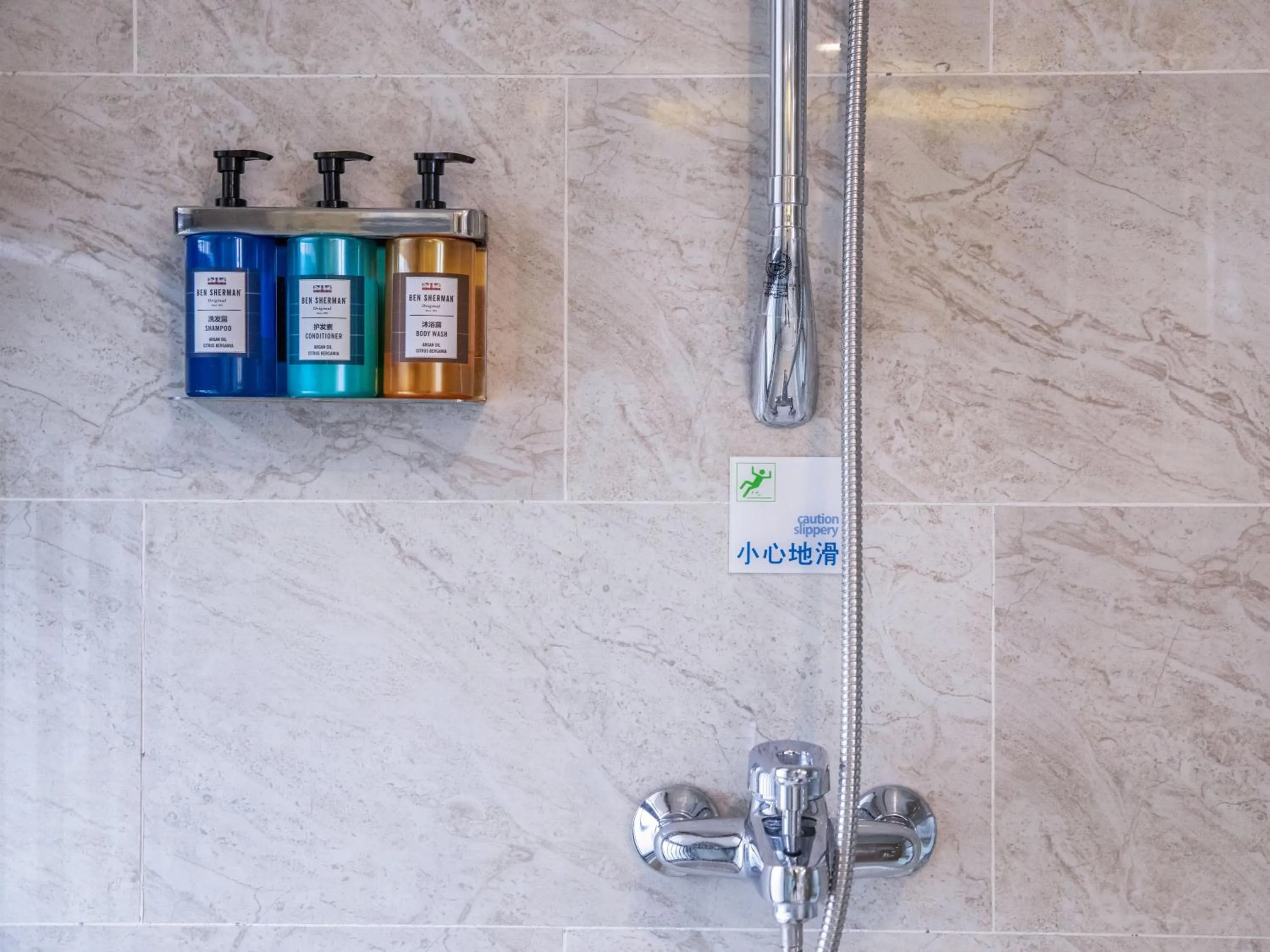 Standard Queen Room - Smoking in Holiday Inn Express Zhangjiakou Park View, an IHG Hotel