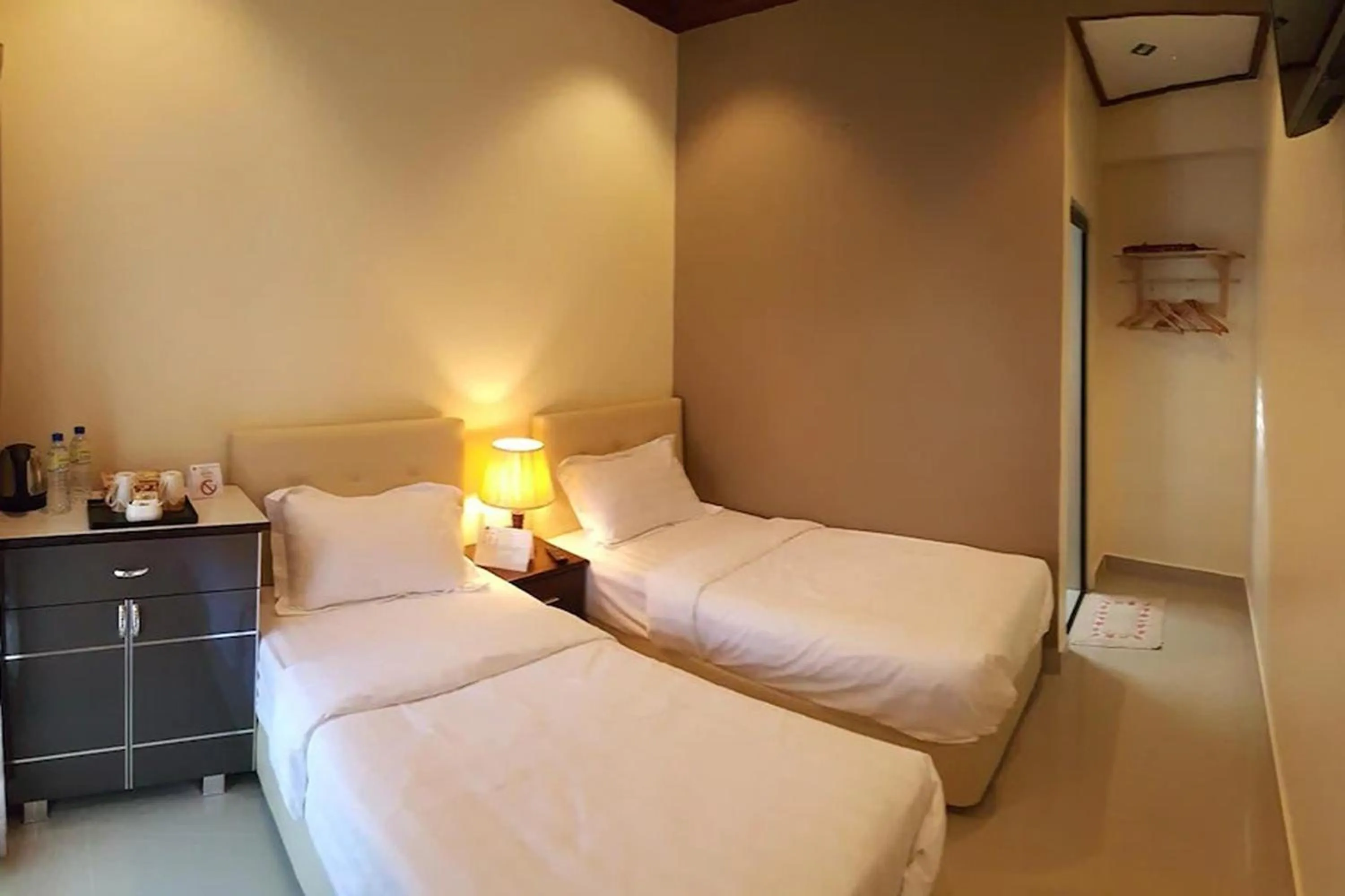 Superior Twin Room in AlSafina Kijal Beach Resort & Restaurant