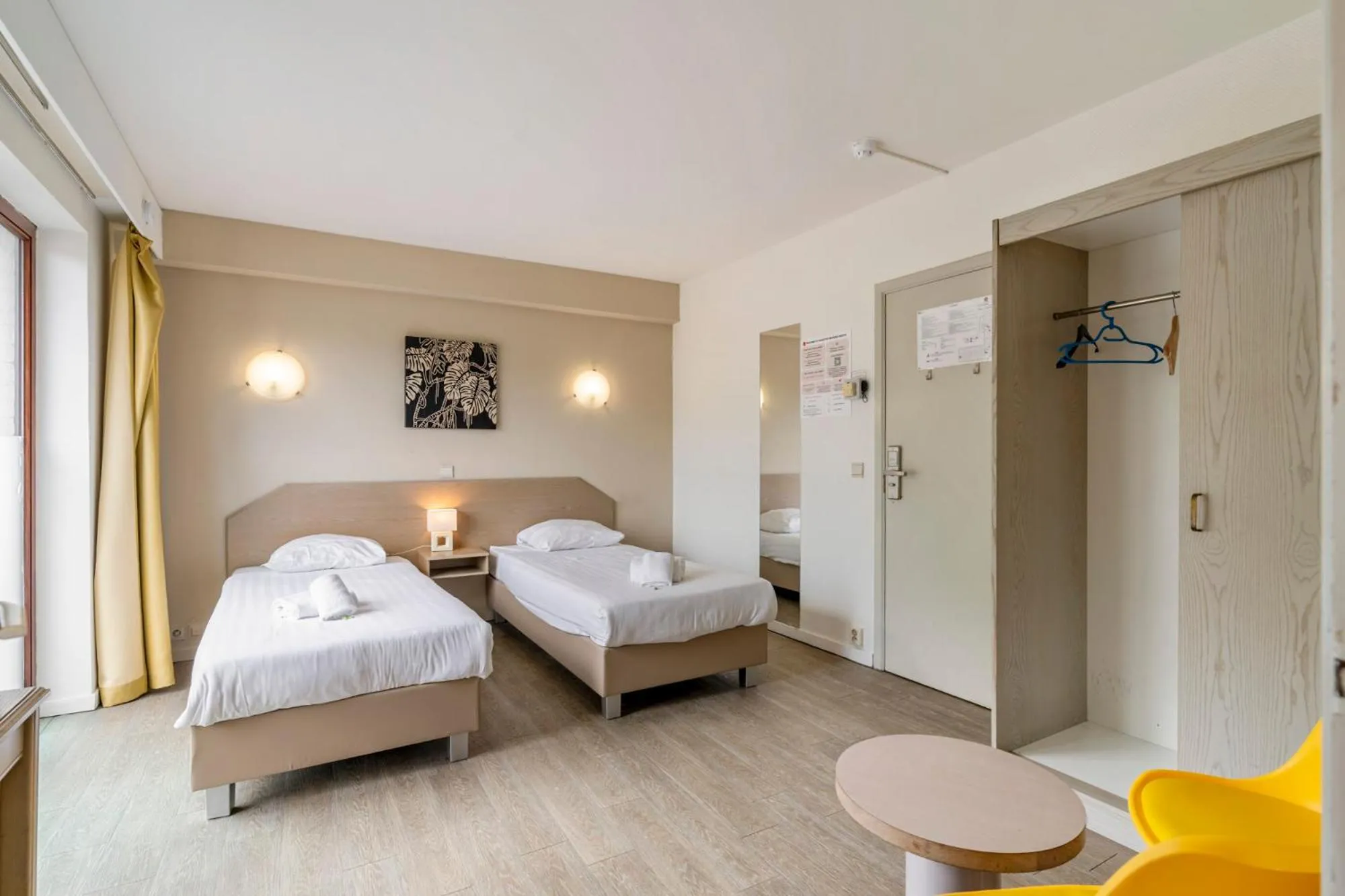 Comfort Twin Room in Sleep & Go Brussels South