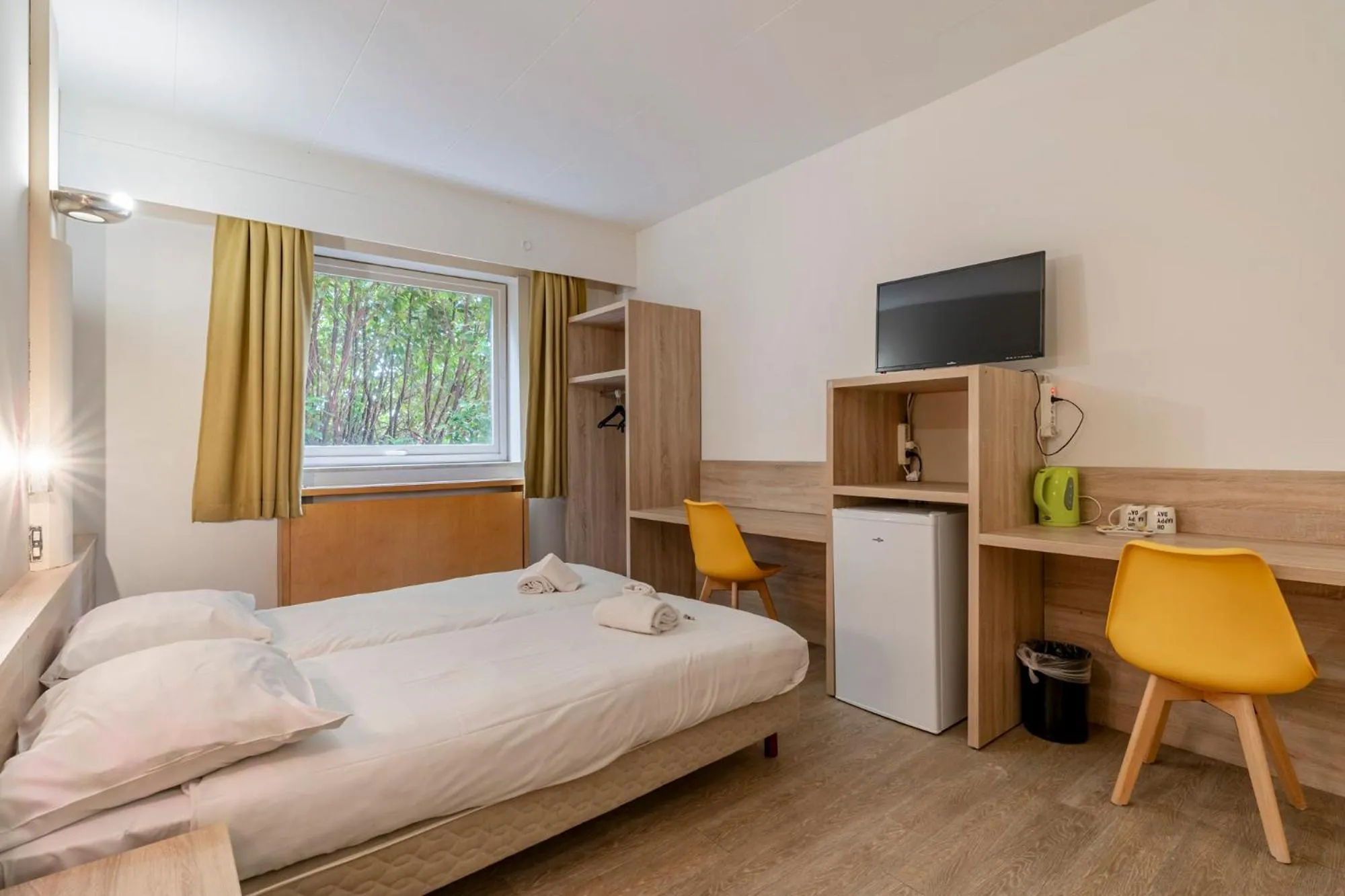 Budget Twin Room in Sleep & Go Brussels South