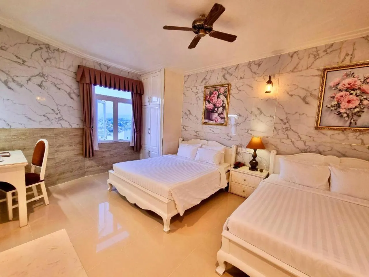 Executive Twin Room in Tulip Hotel 3