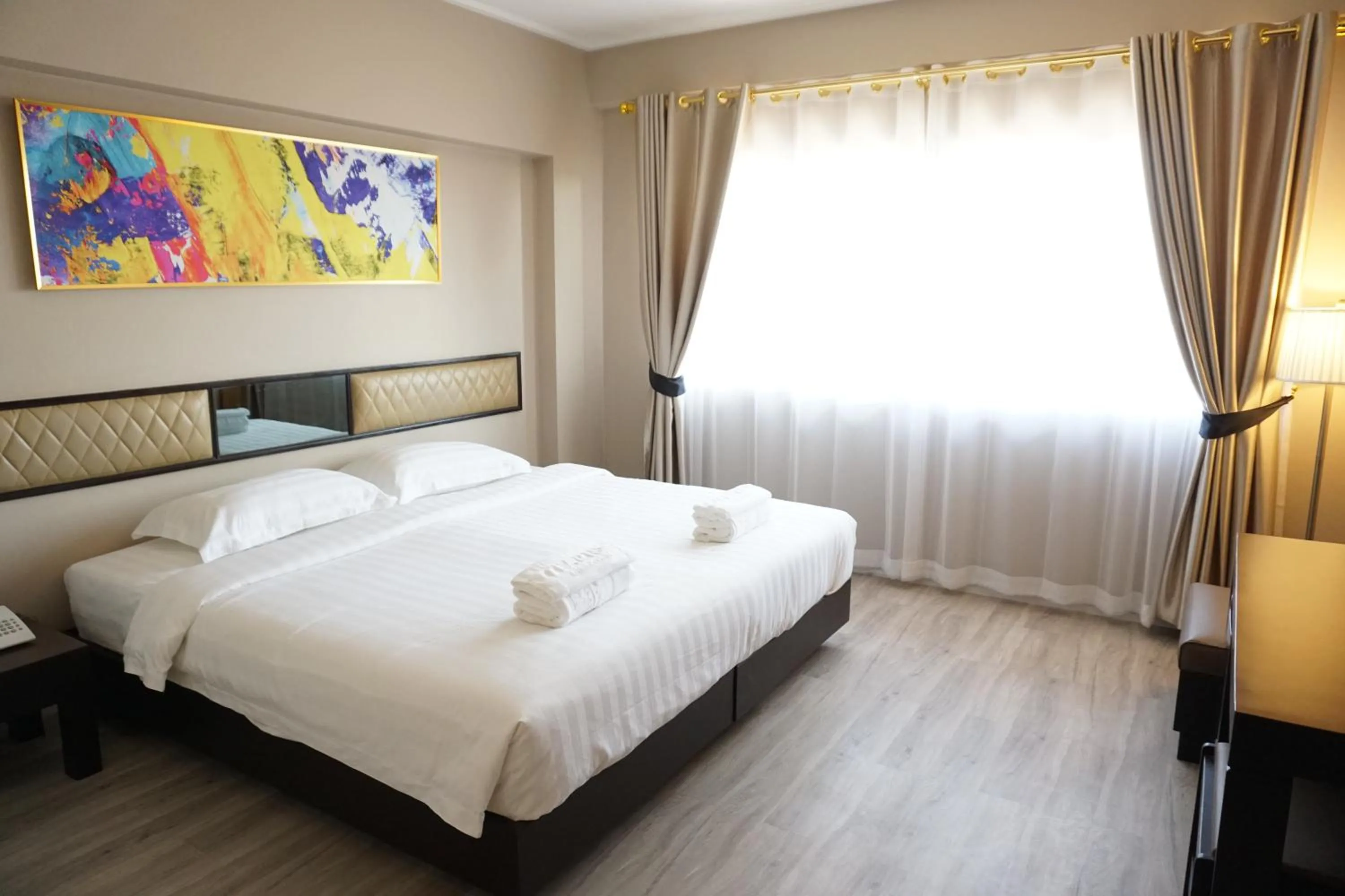 Deluxe Room in Taris Art Hotel Phrae