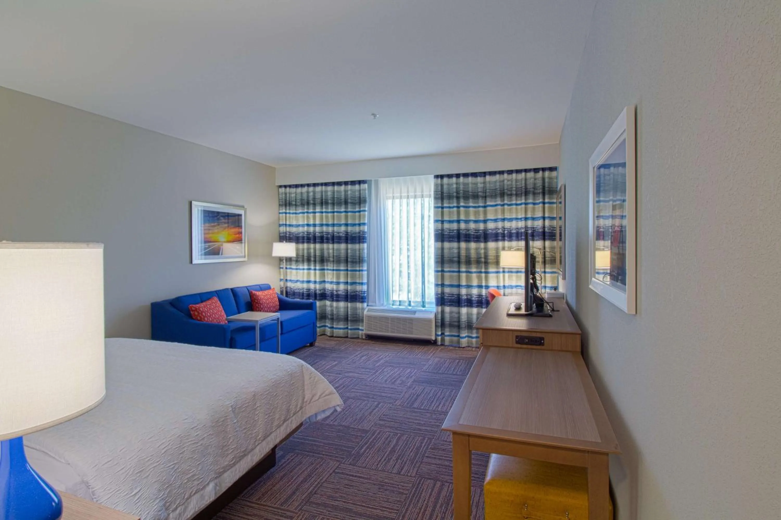 King Room with Sofa Bed - Non-Smoking in Hampton Inn Crestview South I-10, Fl