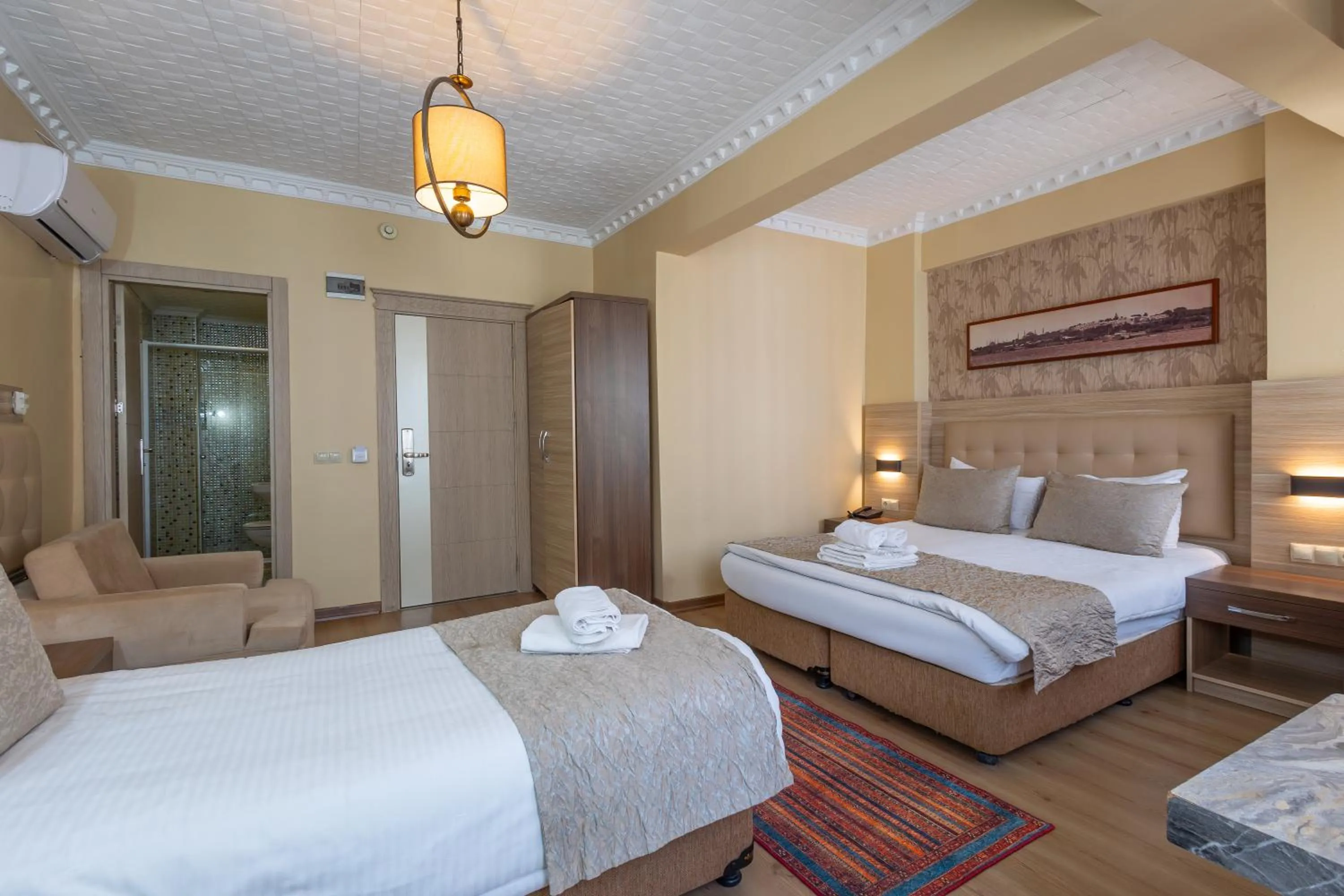 Family Room with Side Sea View in Sultanahmet inn Hotel