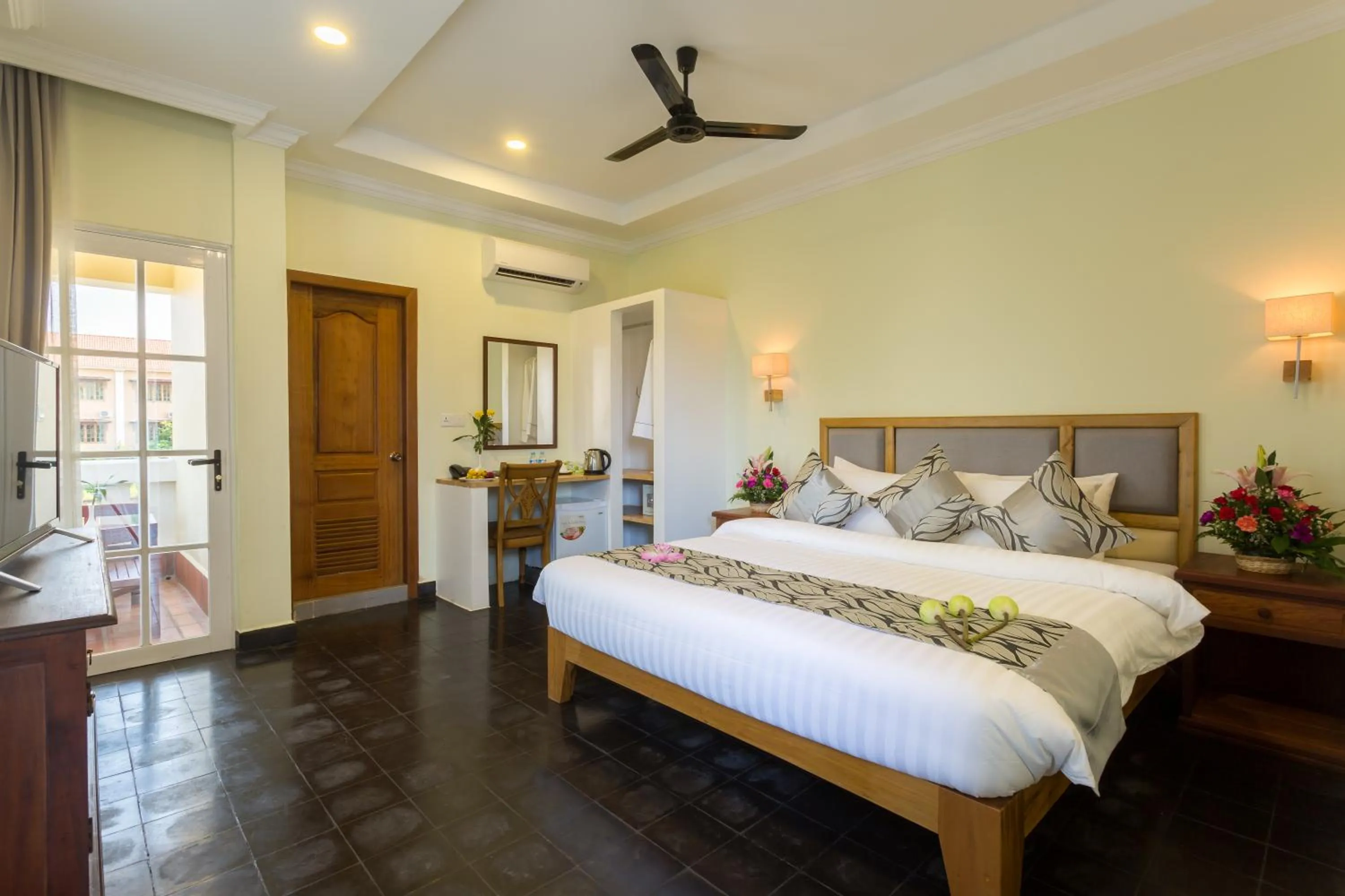 Deluxe Double Room with Balcony in Grand Bayon Siem Reap Hotel