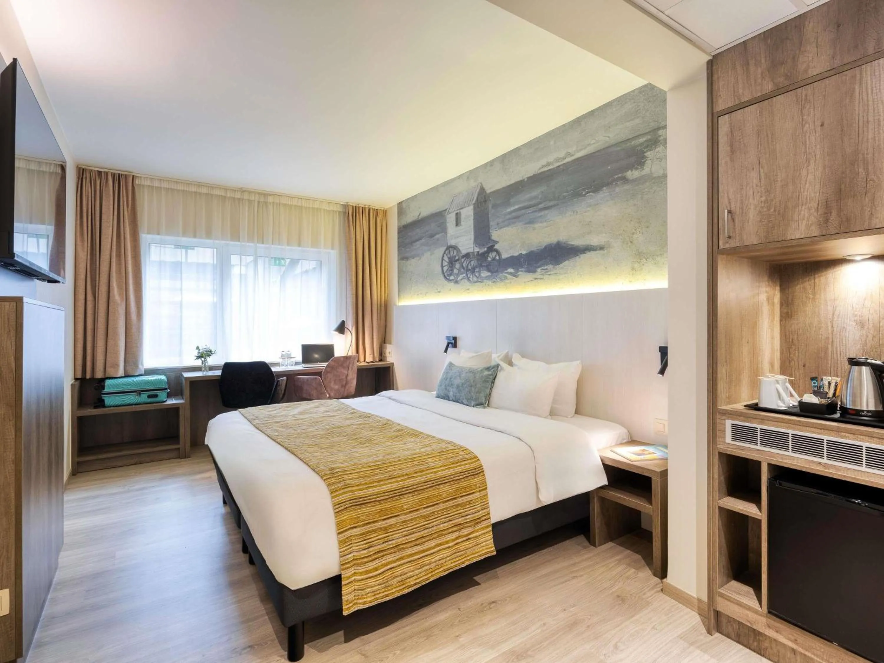 Superior Double Room with One Double Bed in Mercure Oostende