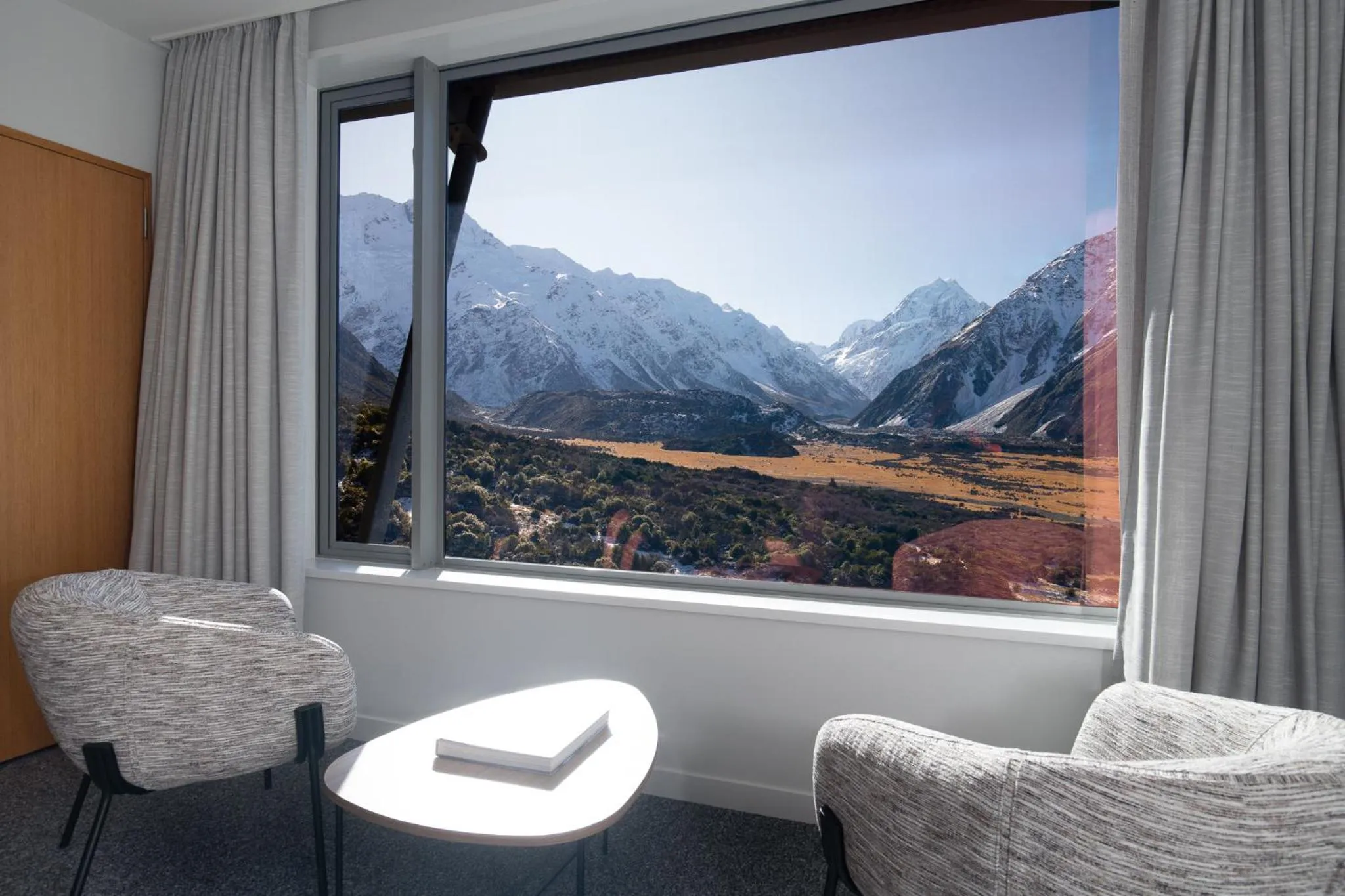 Premium Twin Room with Mountain view in The Hermitage Hotel Mt Cook