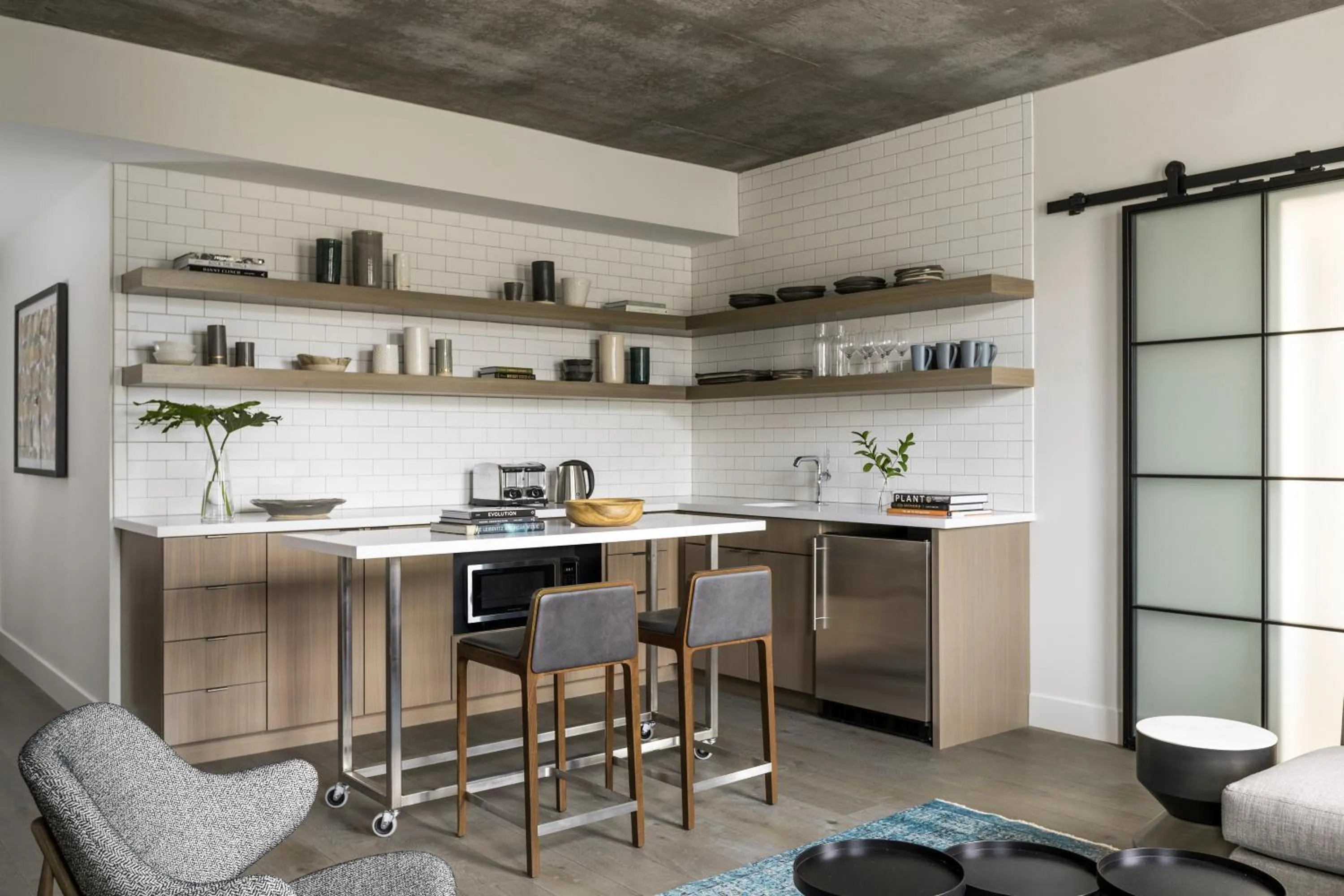 One-Bedroom King Suite with Mobility Accessible Tub in Kimpton Aertson Hotel by IHG