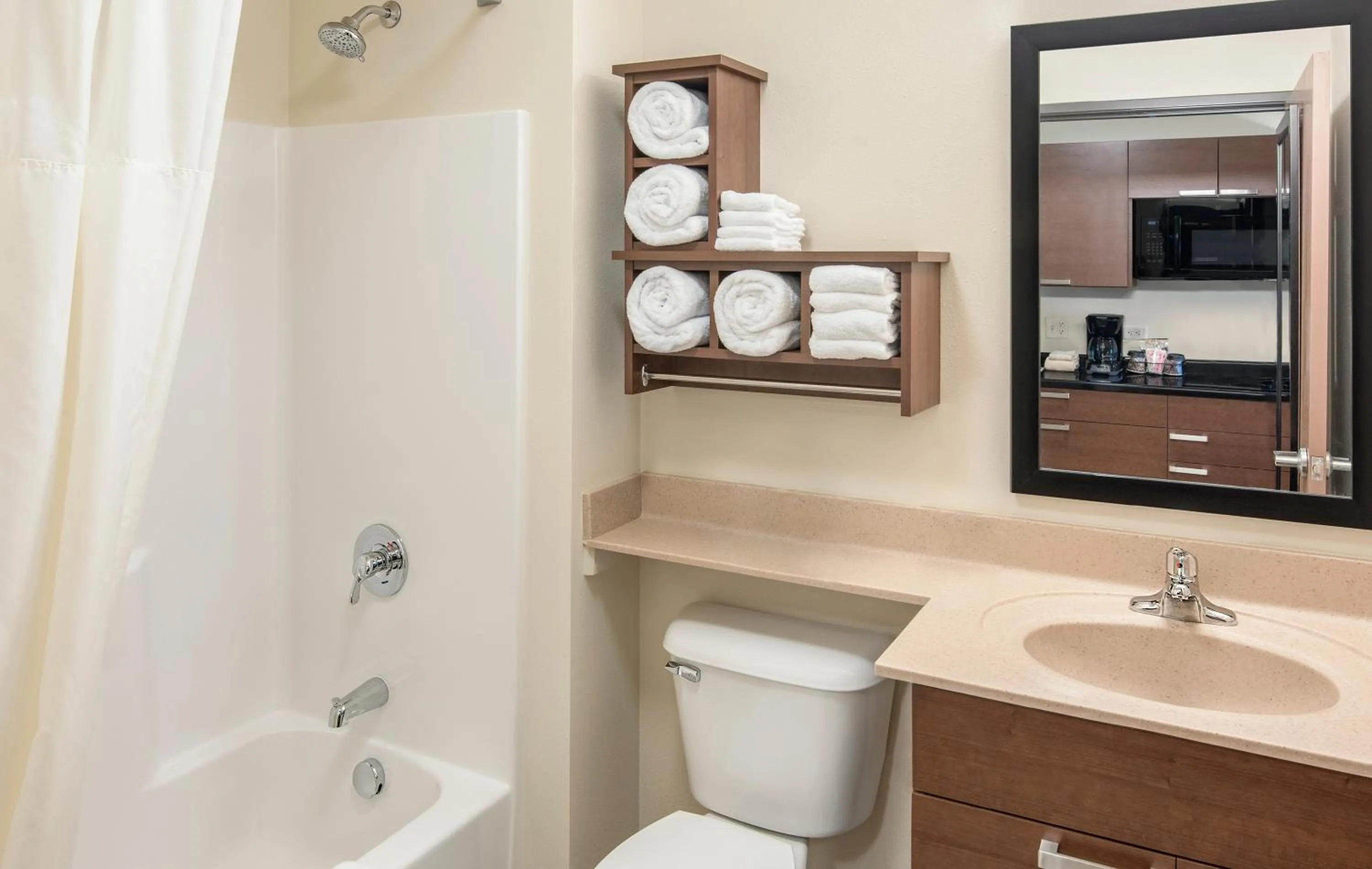 1 Queen w/ Recliner in My Place Hotel-Salt Lake City-West Jordan