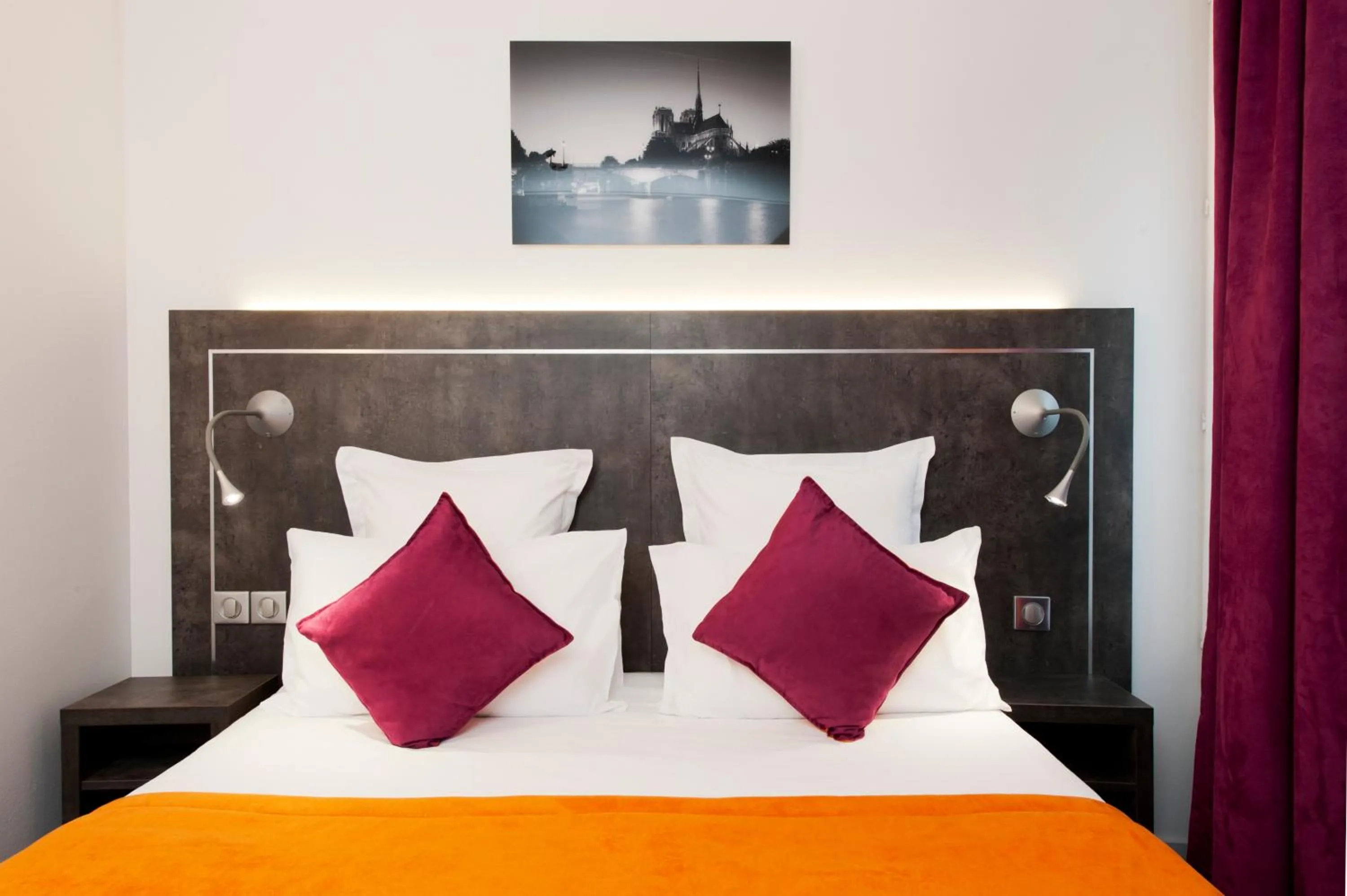 Single Room in Hôtel du Plat d'Etain