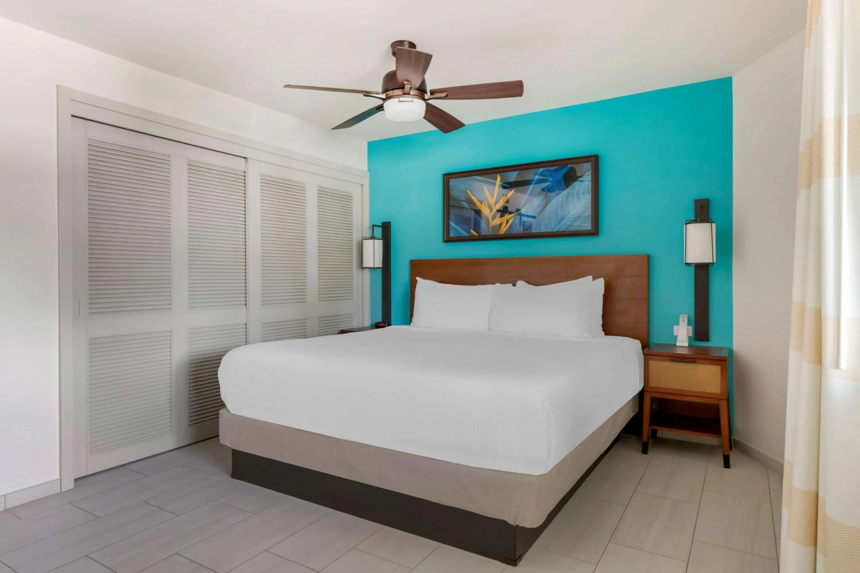 One-Bedroom King Suite with Ocean View in Hilton Vacation Club Royal Palm St Maarten