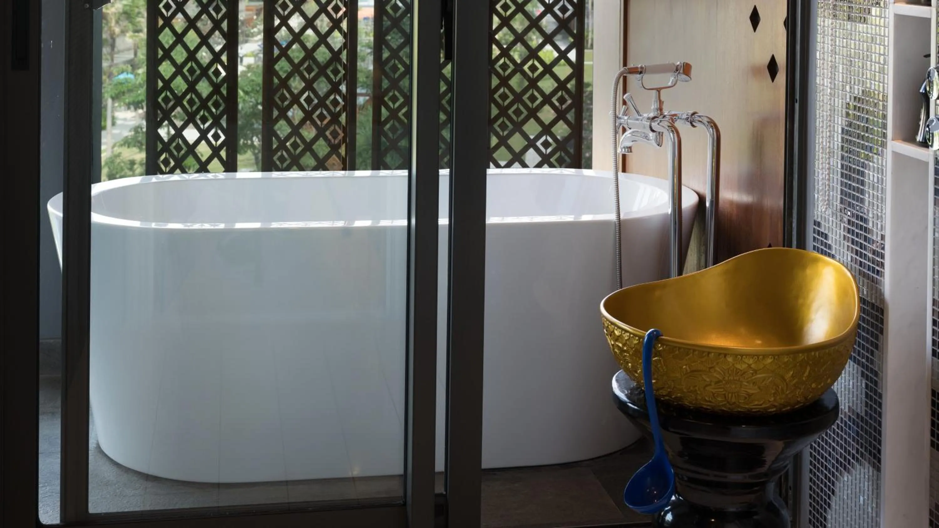 Premium King Suite in Hotel Indigo Bali Seminyak Beach by IHG