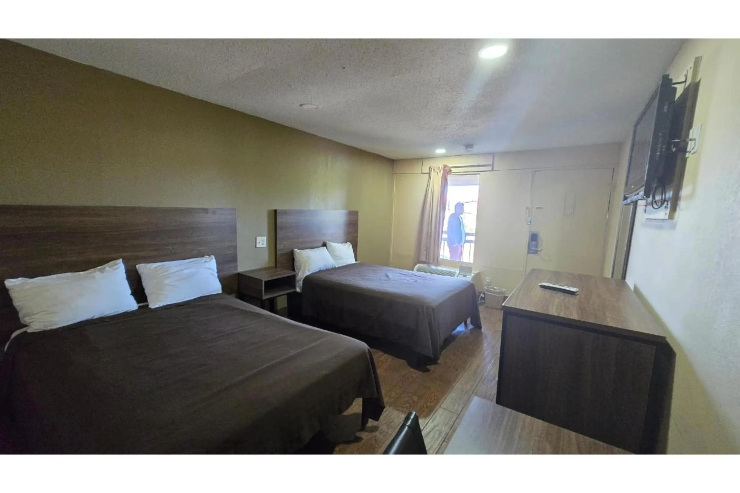 2 Queen Bed Smoking in Diamond Inn Motel By OYO Jackson Hwy 80- I-20