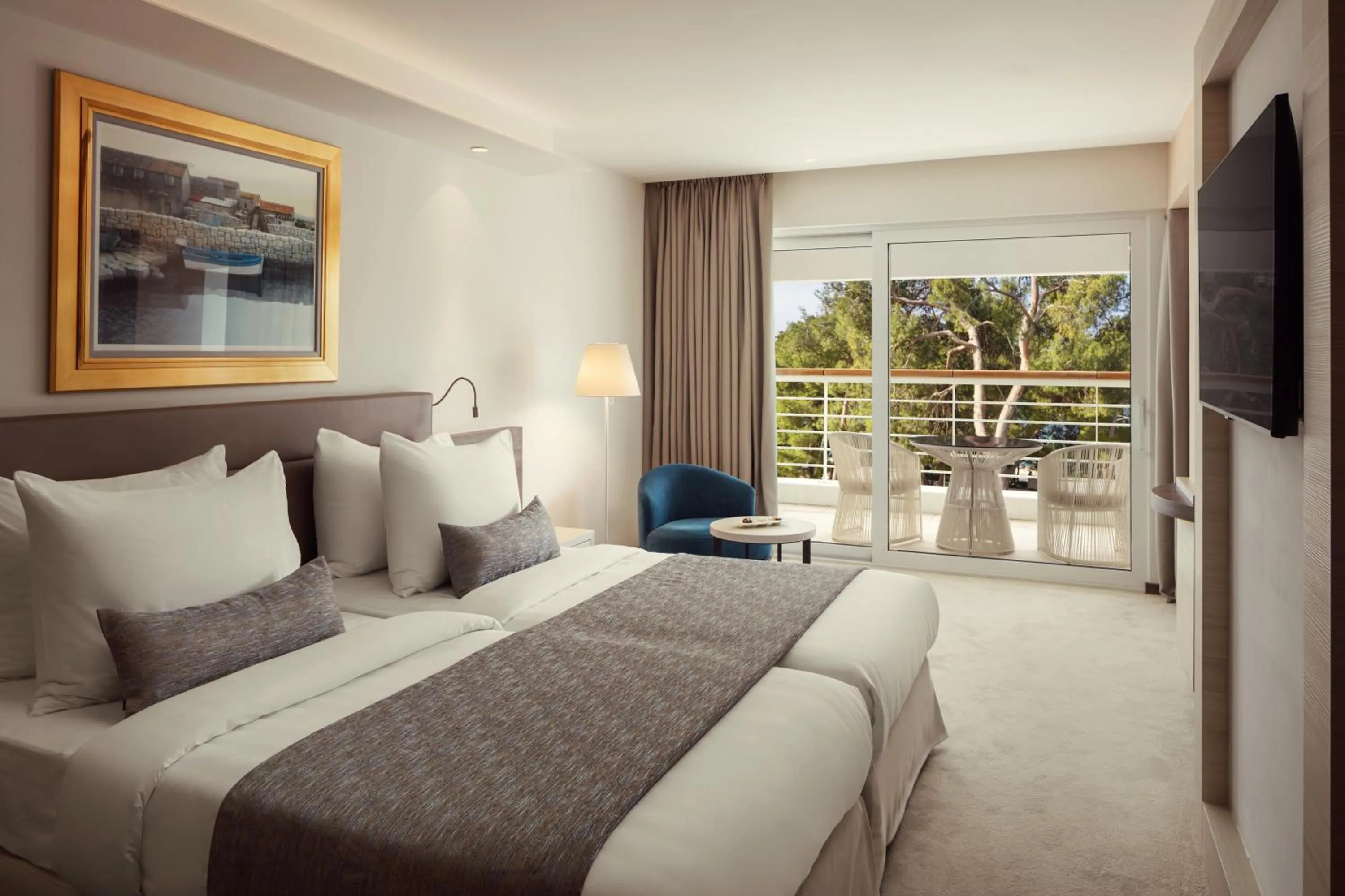 Superior Double Room with Balcony - Sea Side in Hotel Bellevue