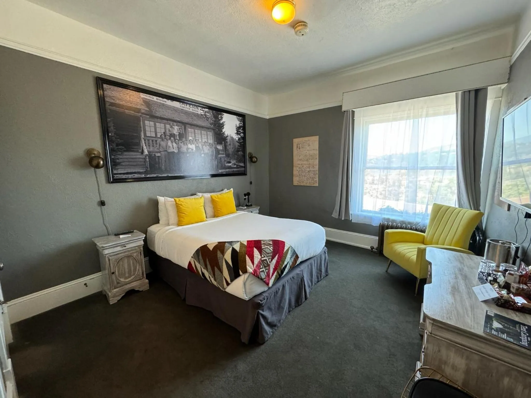 Historic Queen in Hood River Hotel