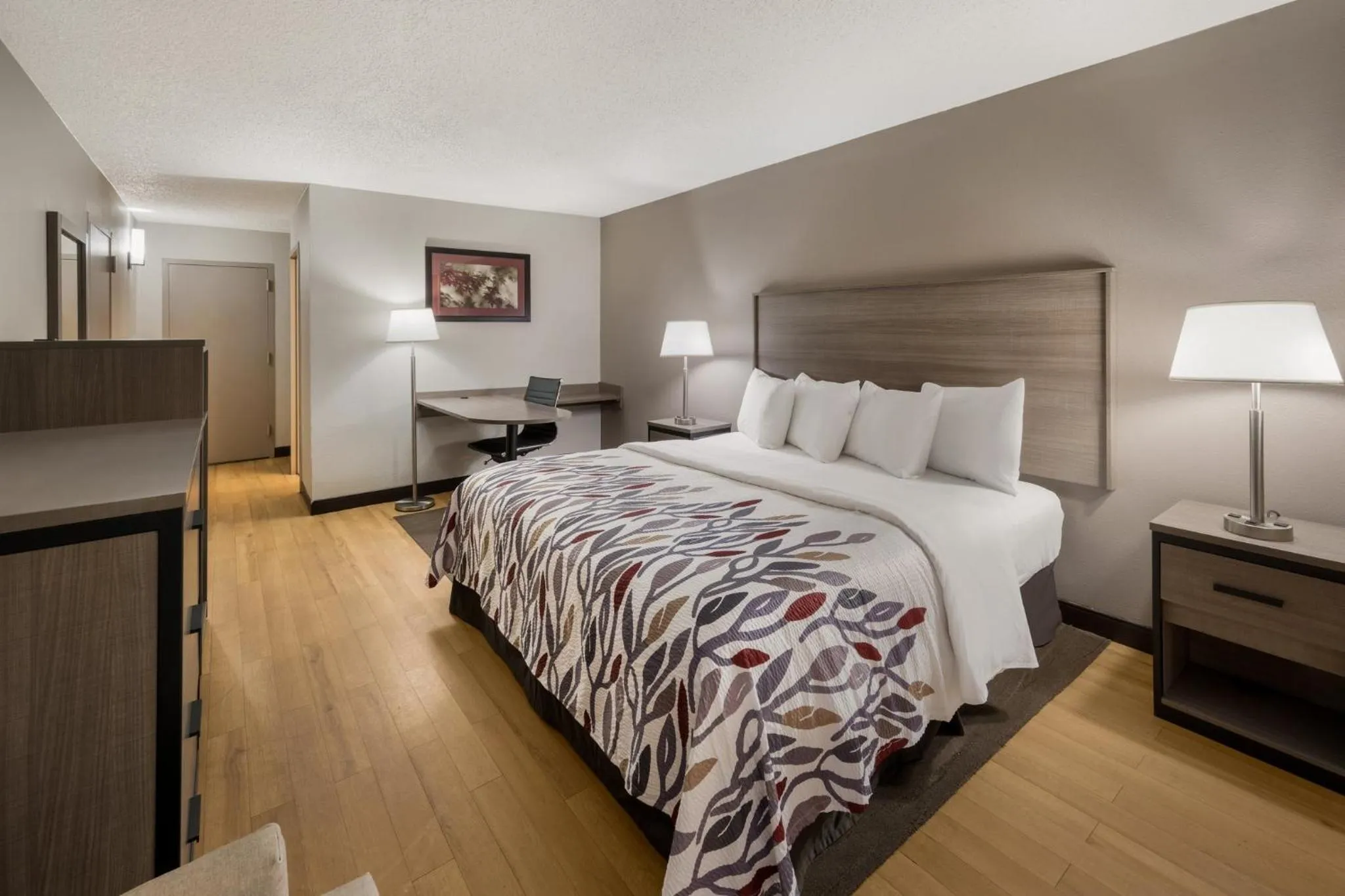 Superior King Room - Non-Smoking in Red Roof Inn Dumfries-Quantico