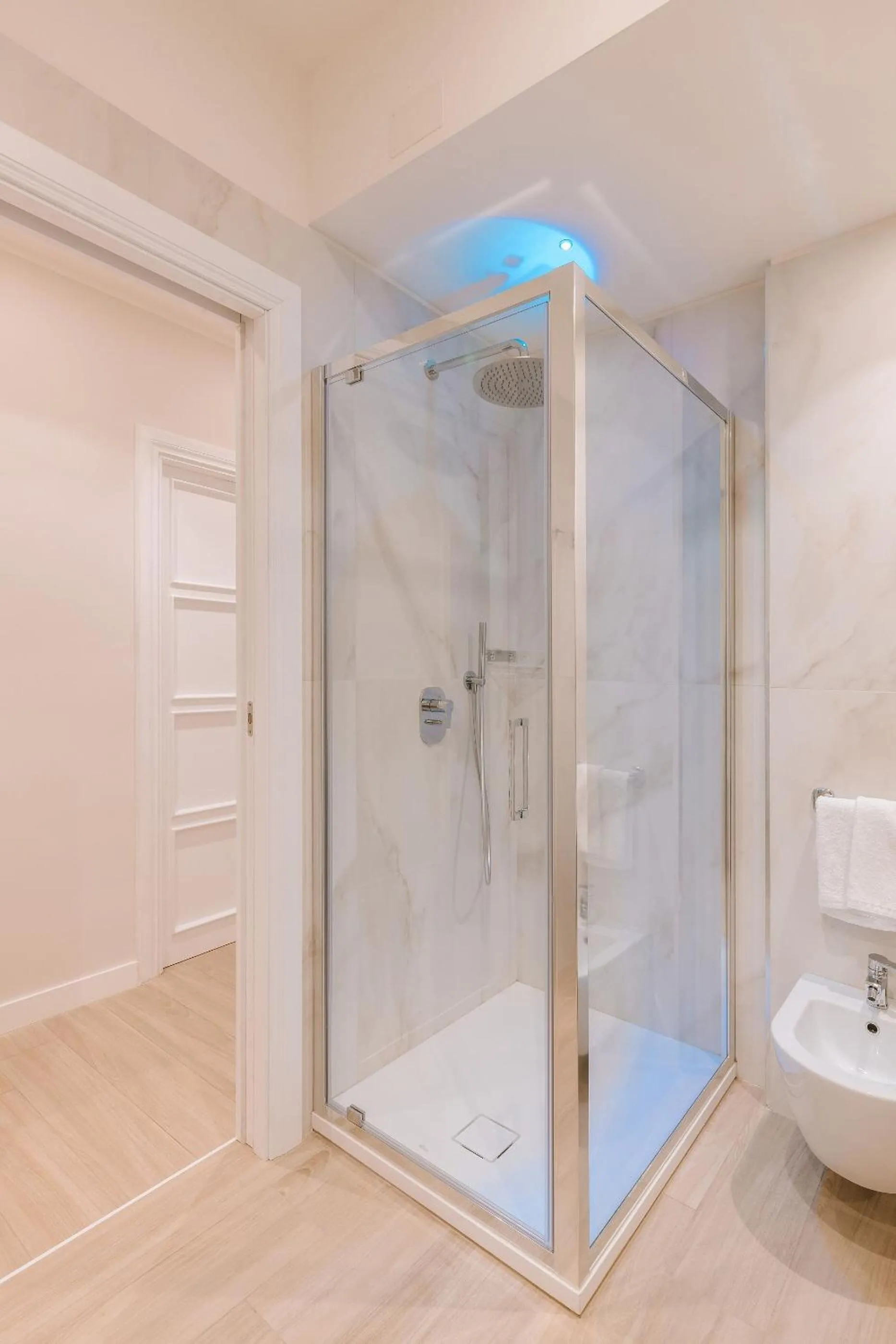 King Suite with Spa Bath in Rhea Silvia Luxury Navona